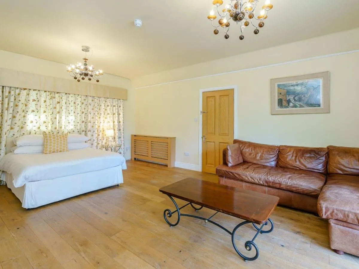 Bed in The Kingsley at Eversley