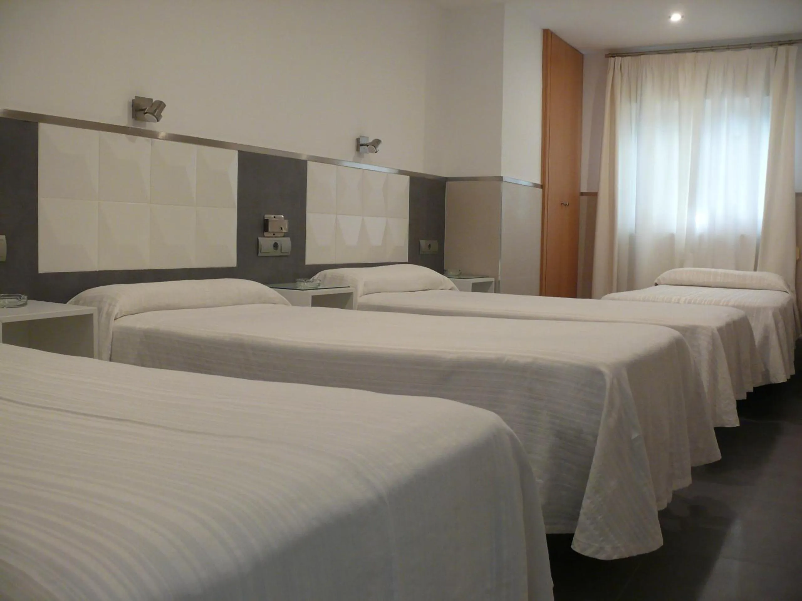 Bed in Hostal La Hispanidad