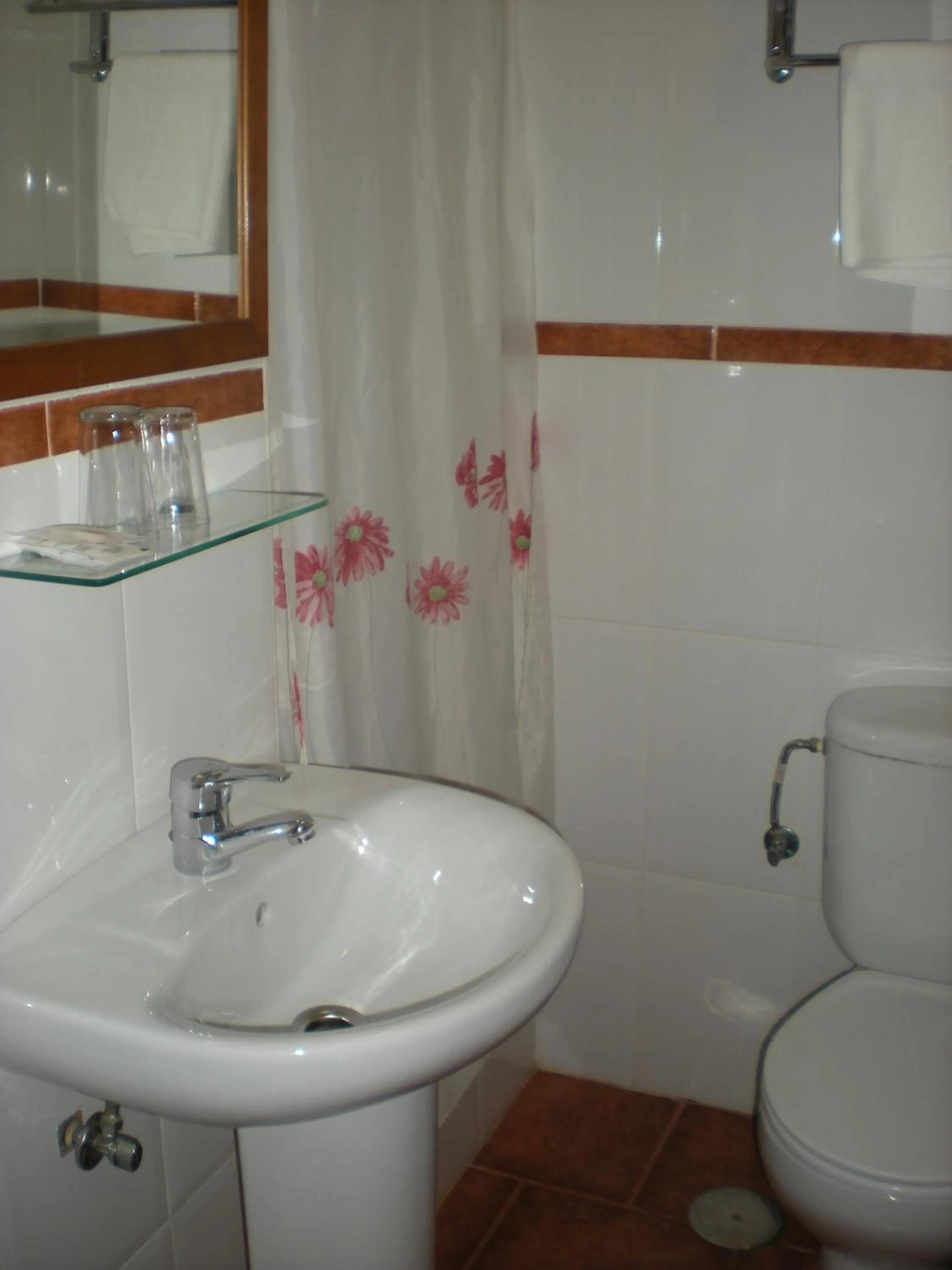 Bathroom in Hostal La Hispanidad