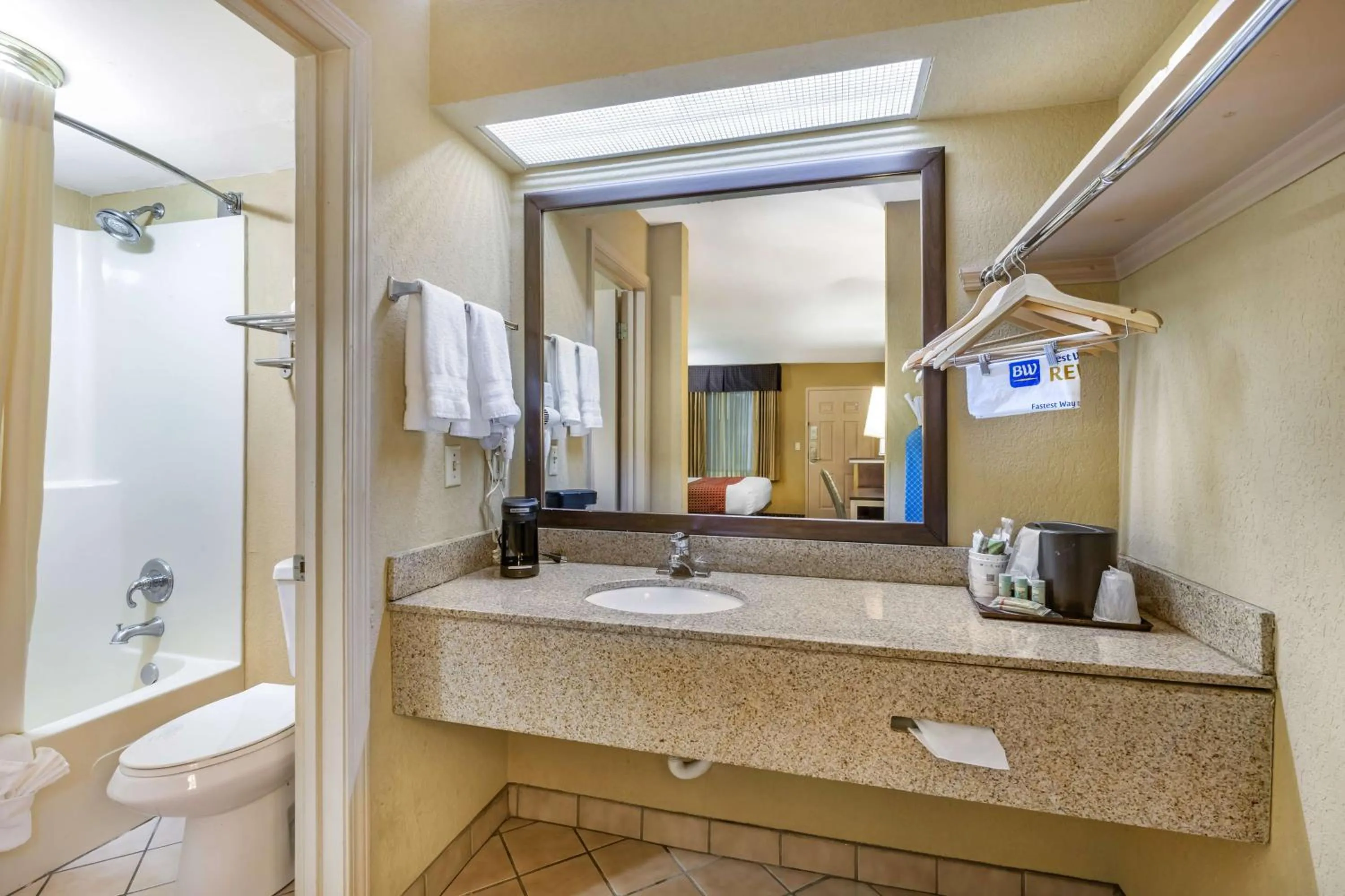 Bathroom in Best Western Bradford Inn