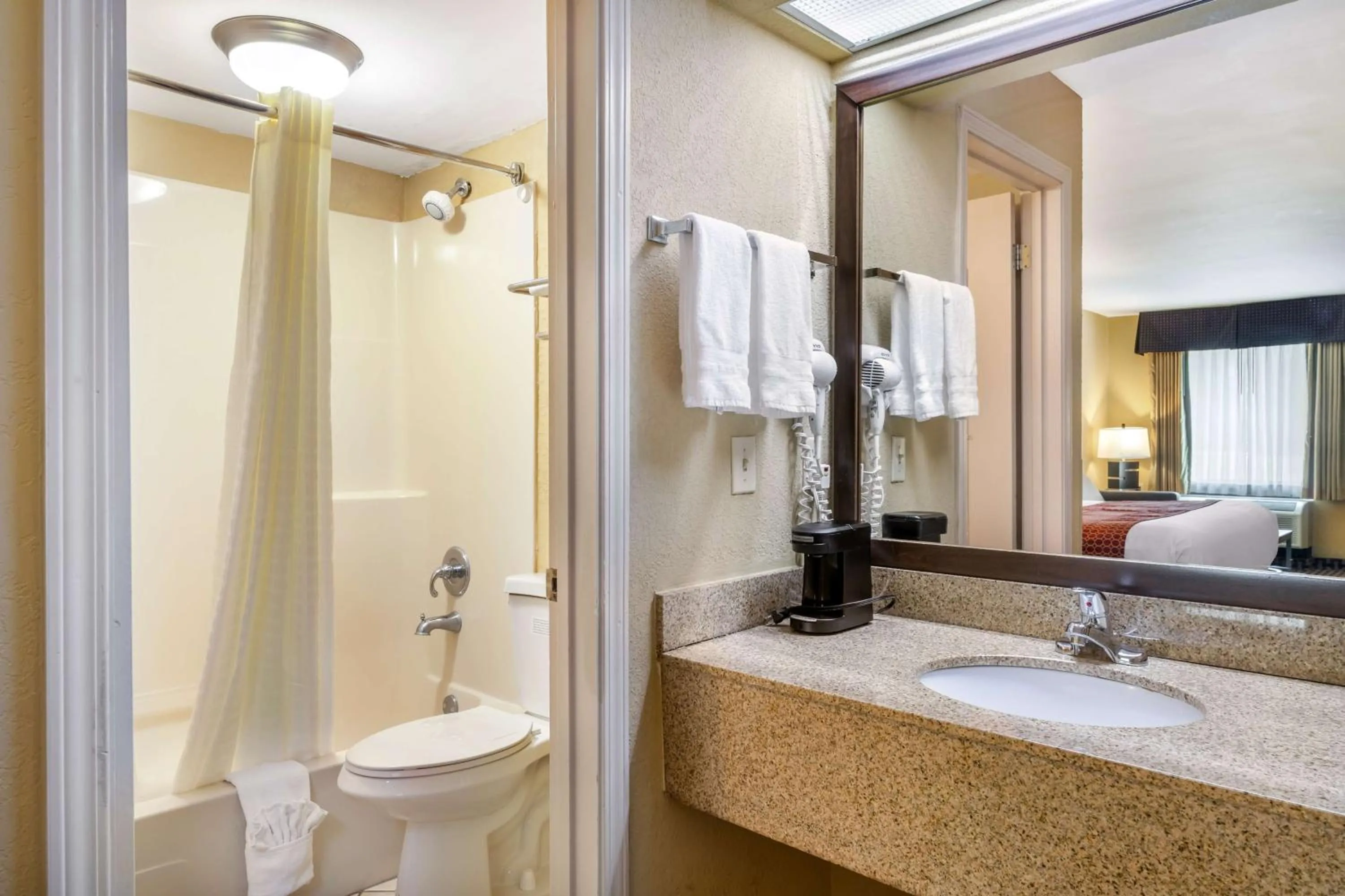 Bathroom in Best Western Bradford Inn