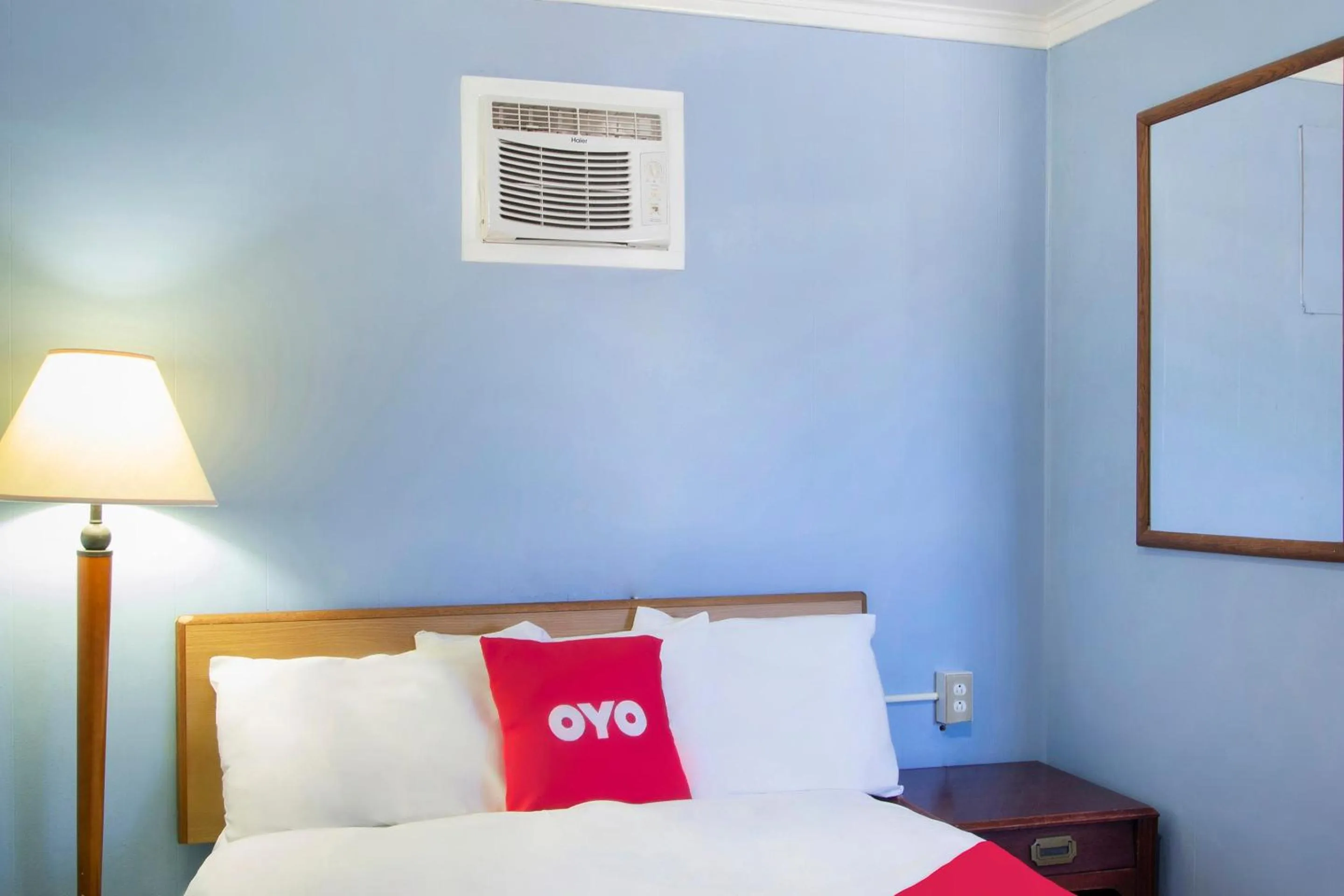 Bedroom, Bed in OYO Hotel Wilkes-Barre East