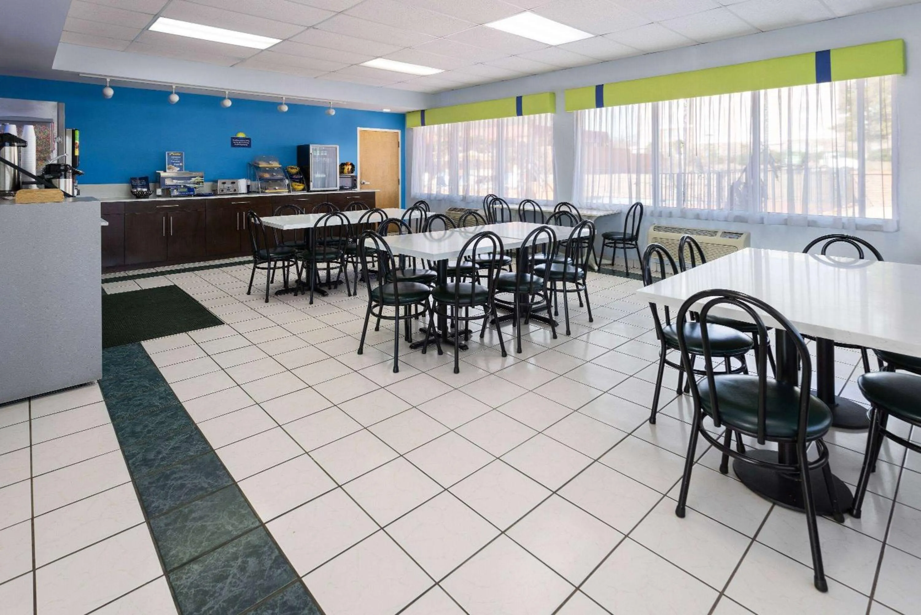 Breakfast in Days Inn by Wyndham Forsyth