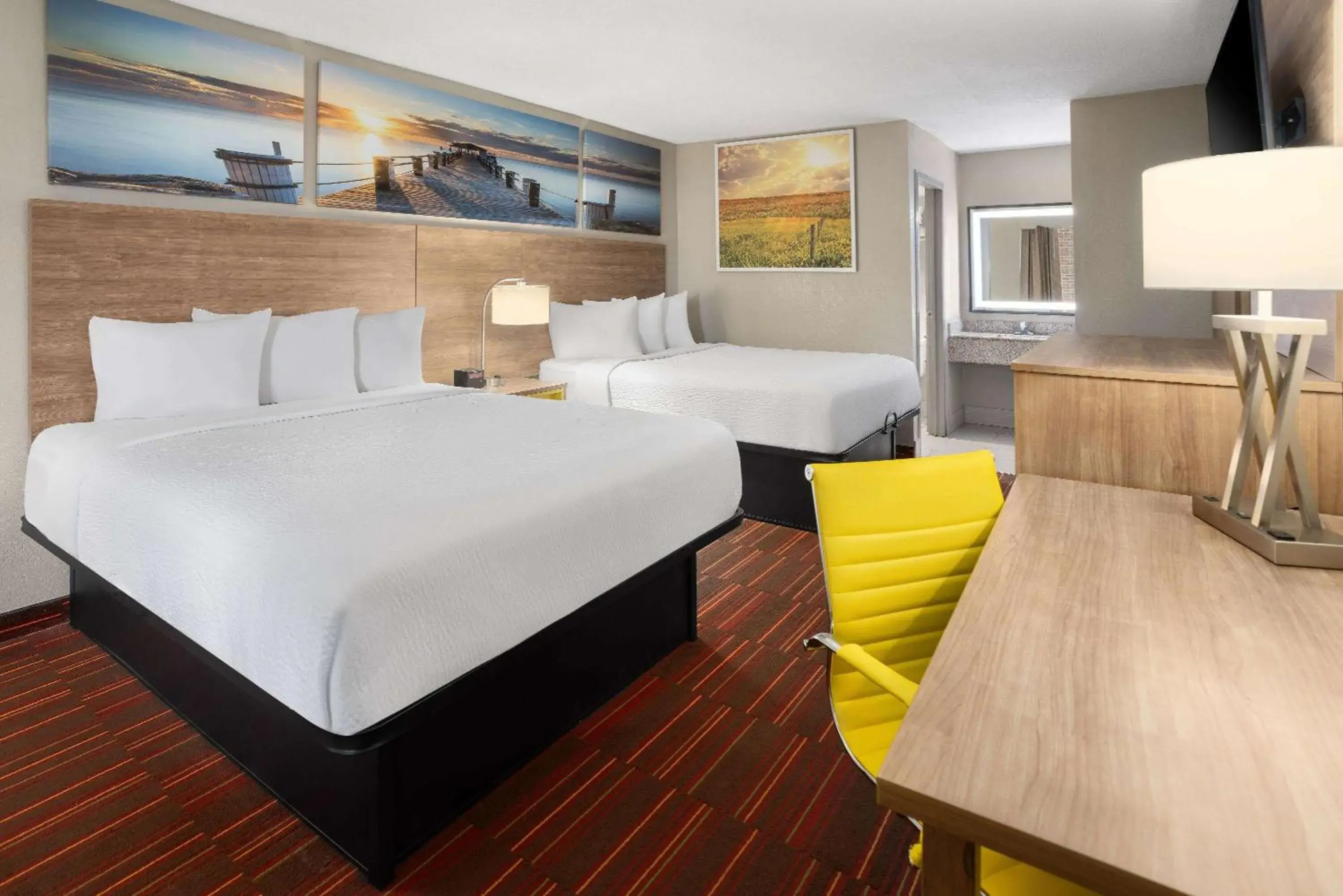 Deluxe Double Room with Two Double Beds - Non-Smoking in Days Inn by Wyndham Forsyth Deluxe Double Room with Two Double Beds - Non-Smoking in Days Inn by Wyndham Forsyth