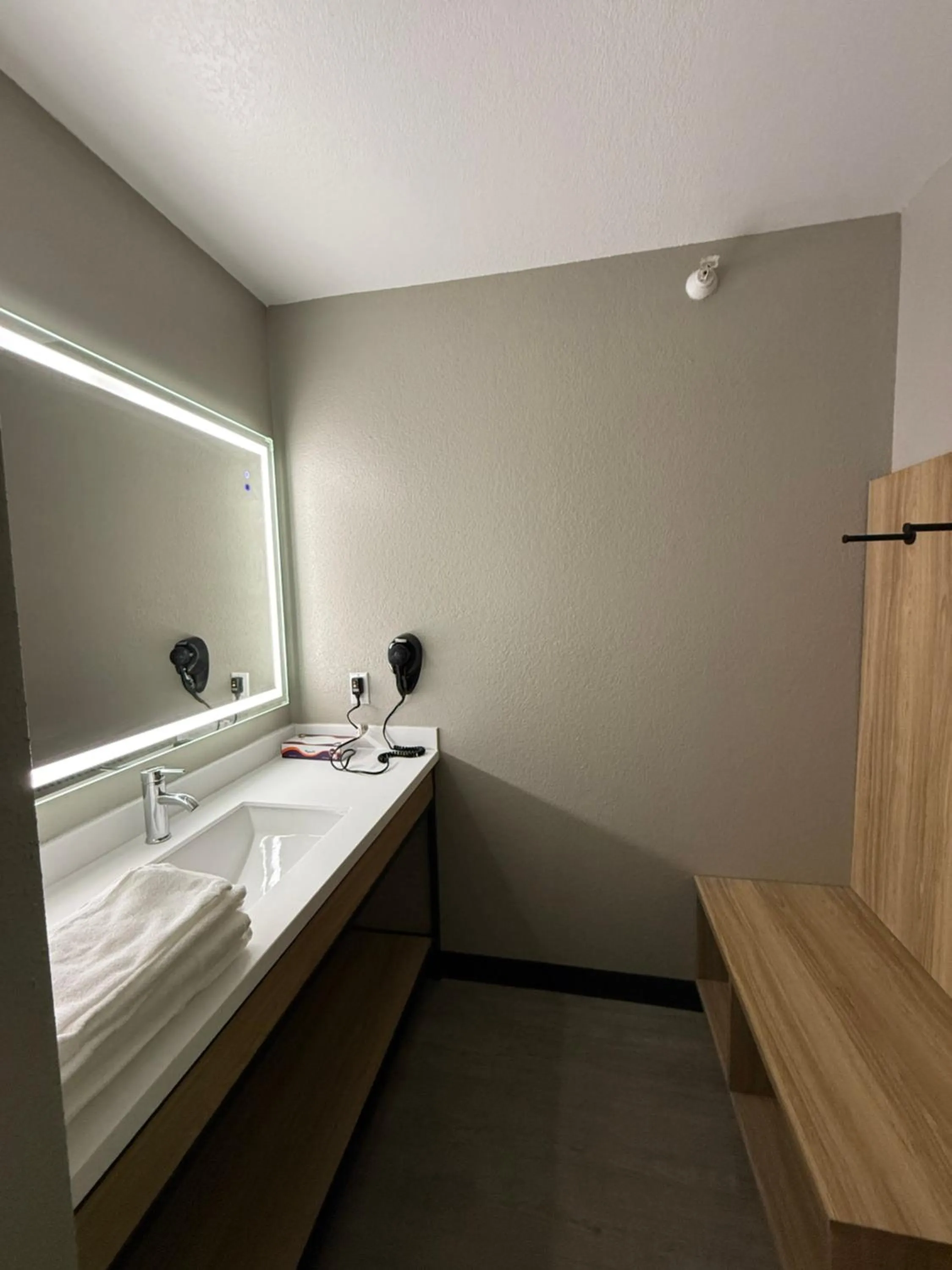 wardrobe, Bed in Super 8 by Wyndham Richfield Cleveland