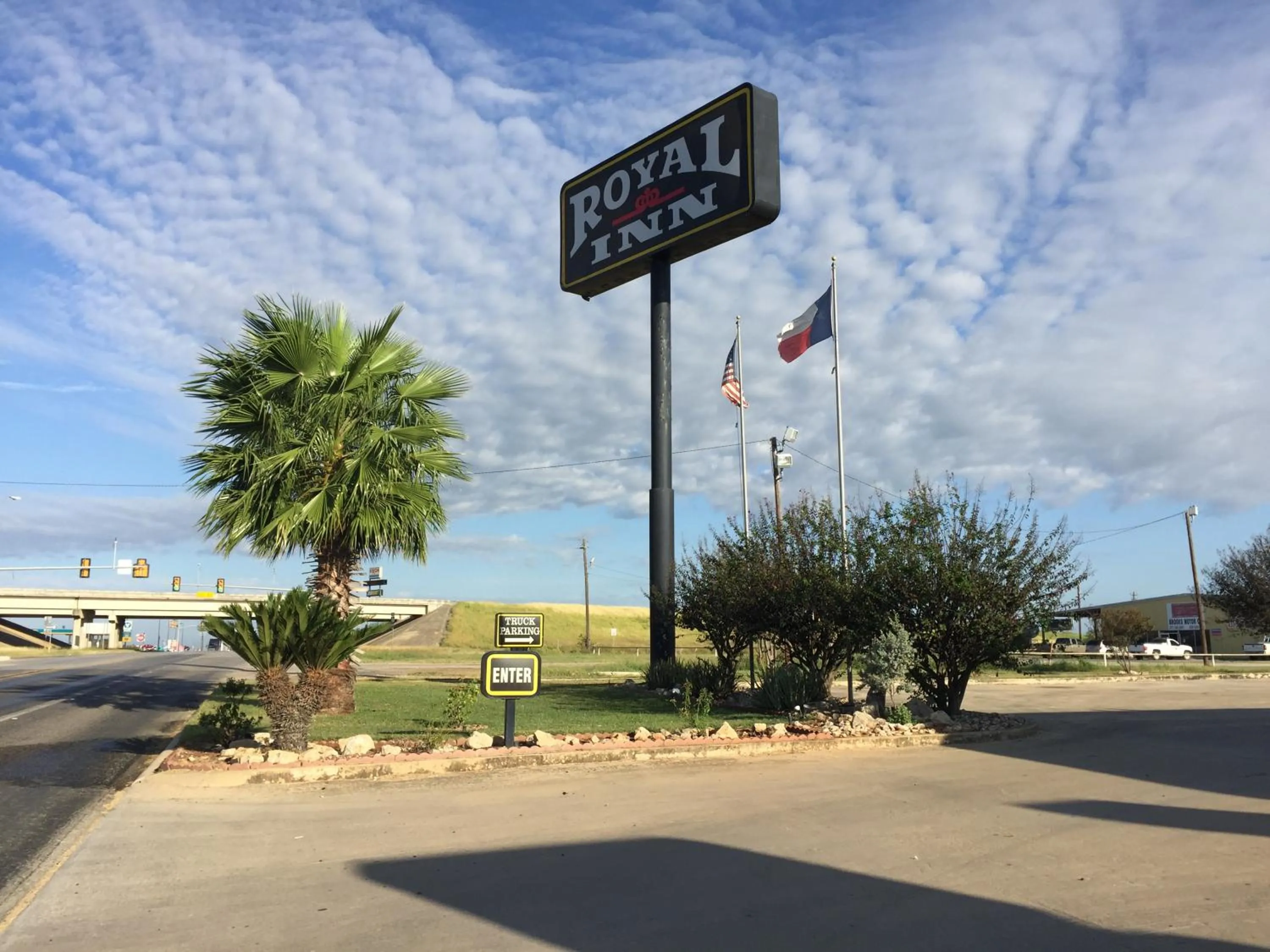 Royal Inn Pearsall