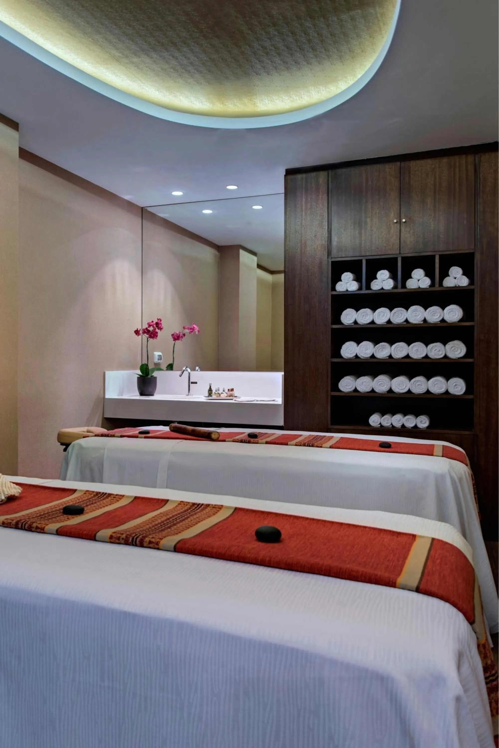 Spa and wellness centre/facilities, Bed in JW Marriott El Convento Cusco