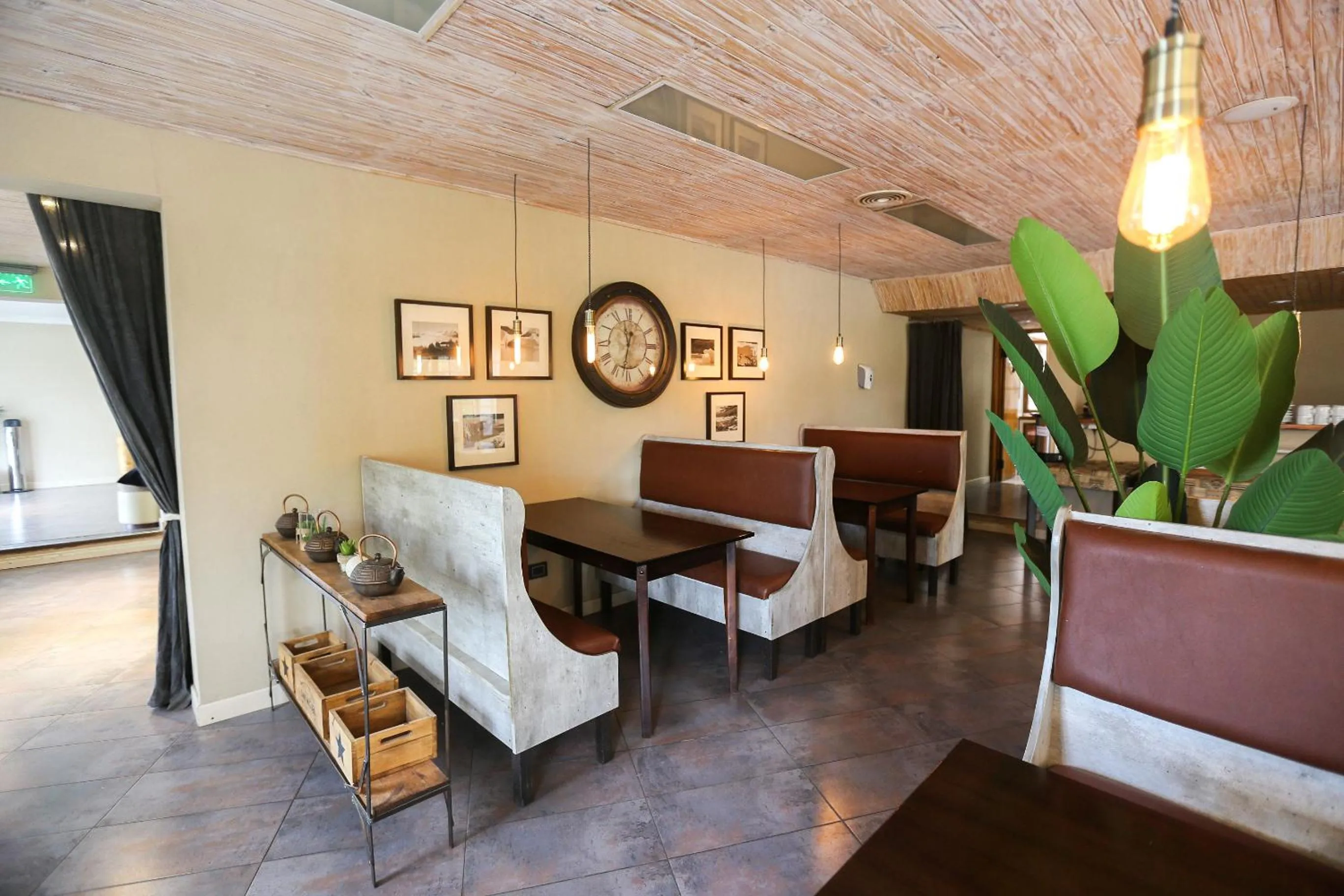 Dining area in Hotel Bahia Redonda