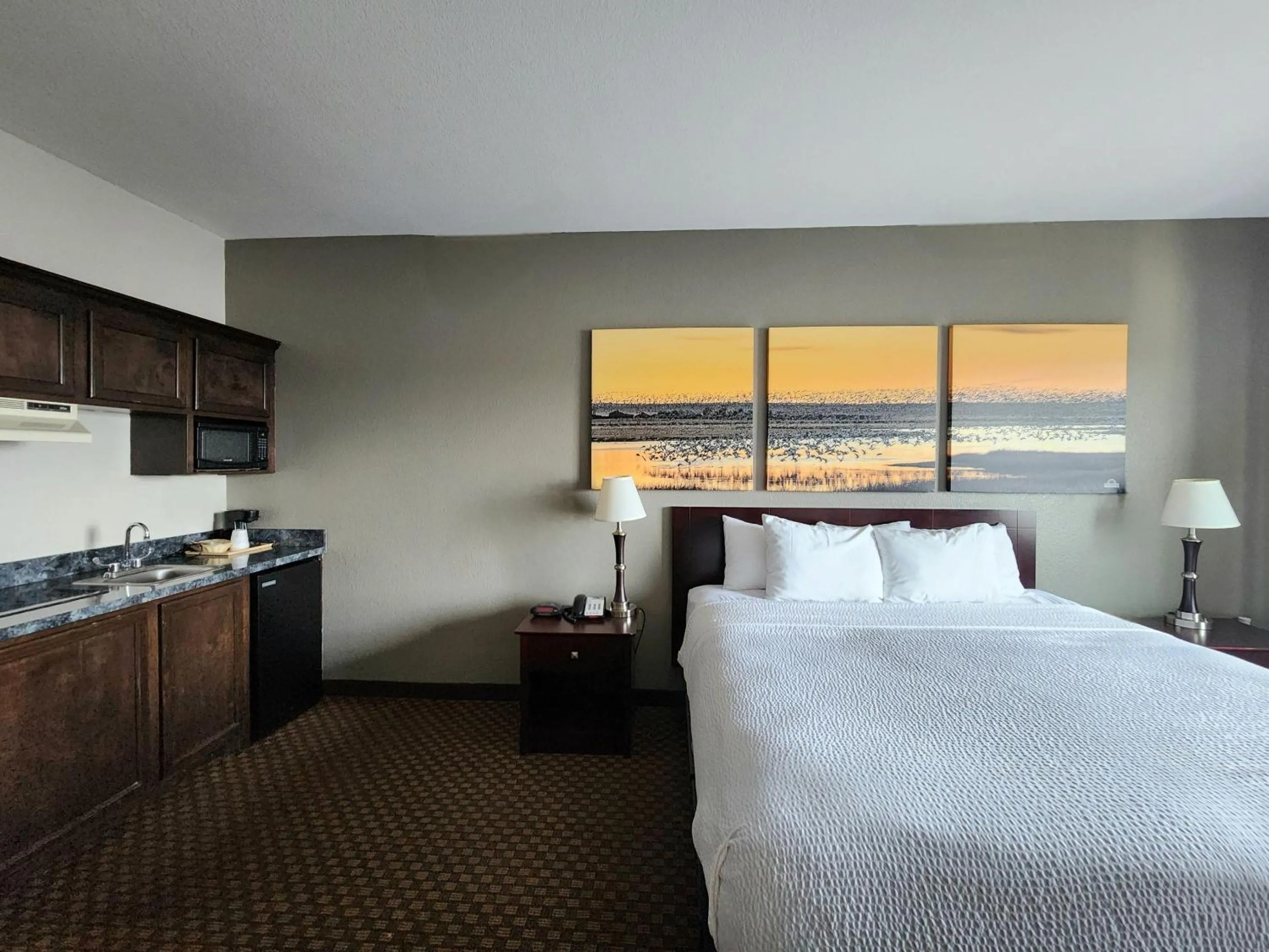 Kitchen or kitchenette, Bed in Days Inn by Wyndham Kemah