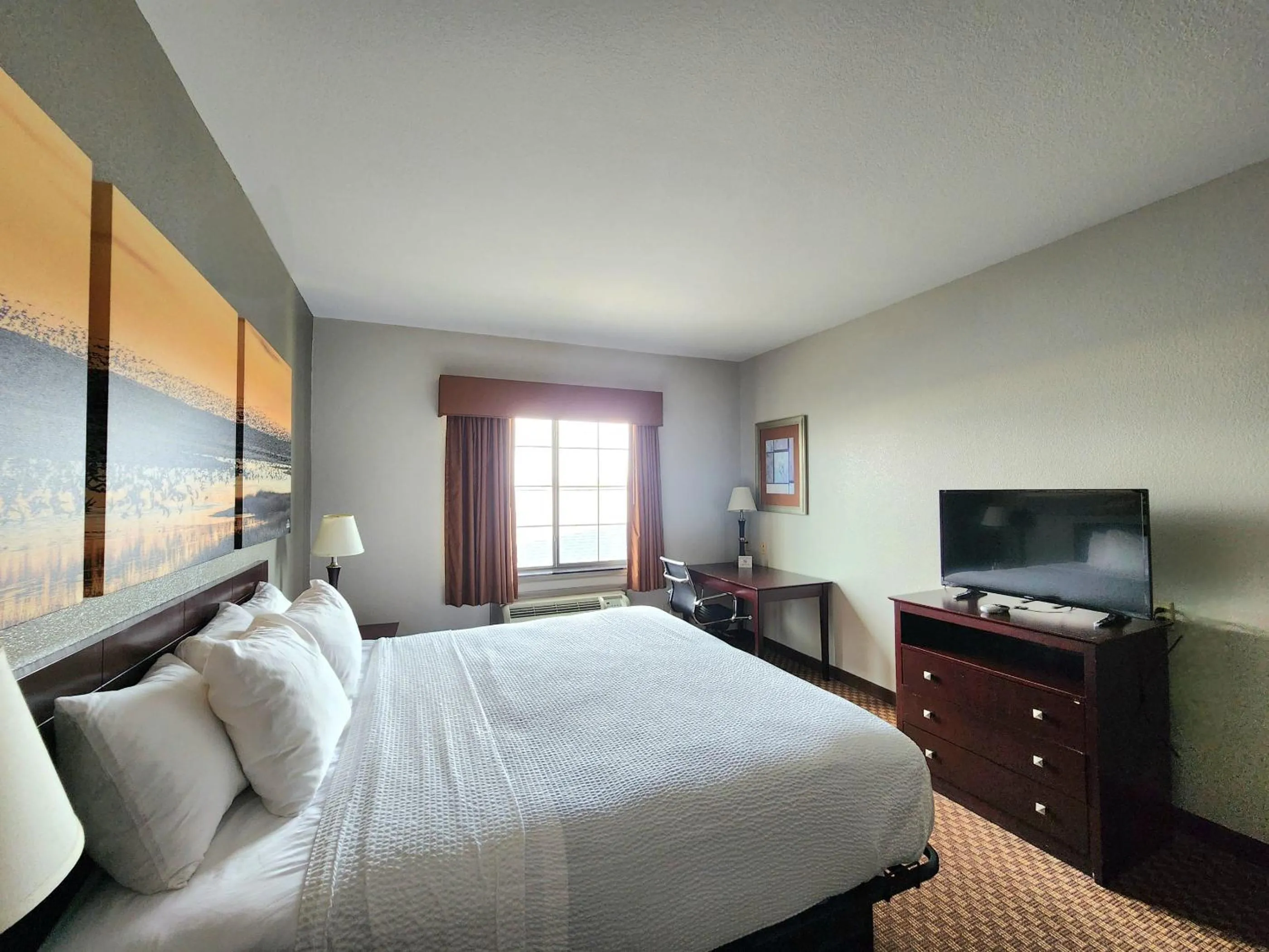 Bedroom, Bed in Days Inn by Wyndham Kemah