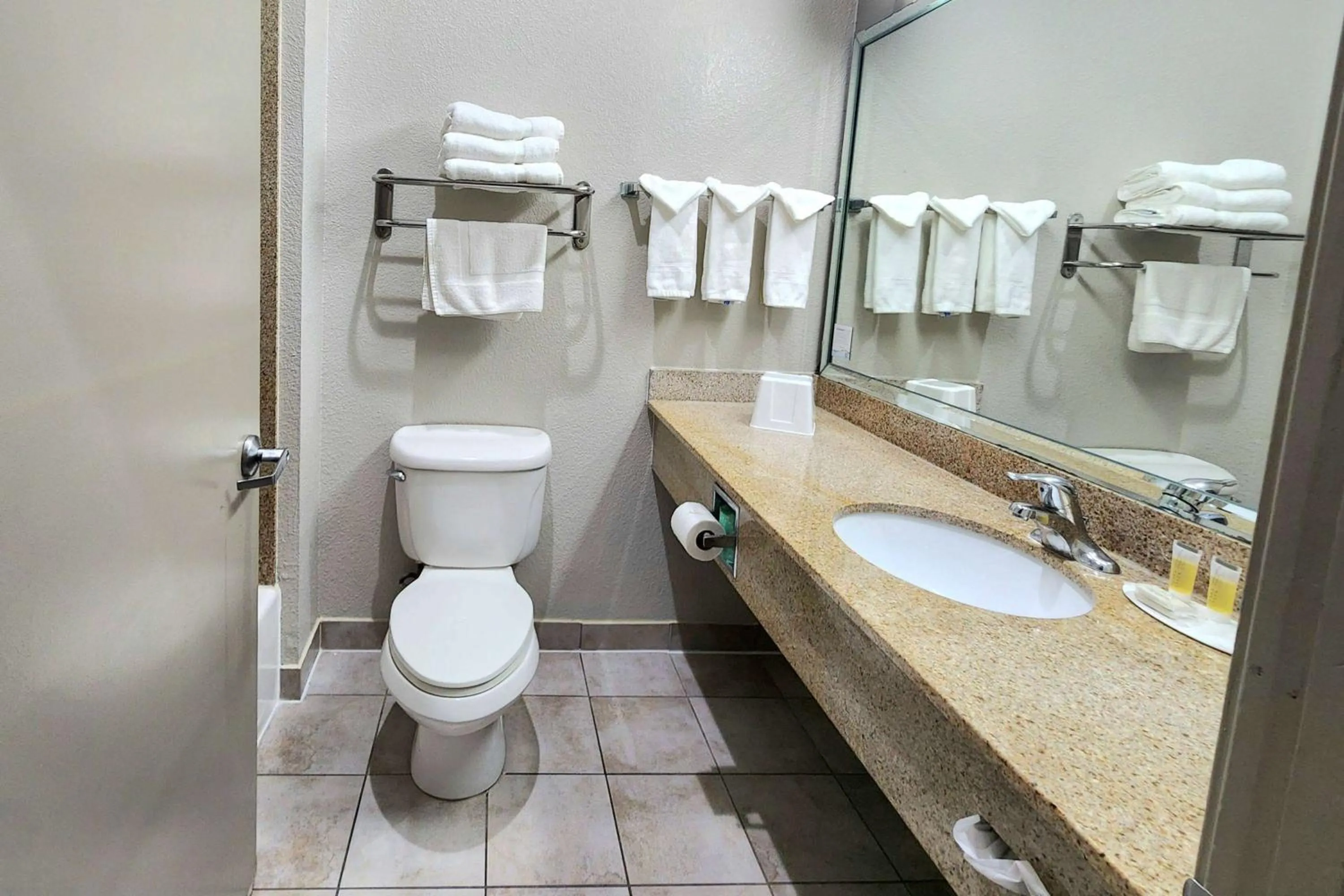 Photo of the whole room in Days Inn by Wyndham Kemah