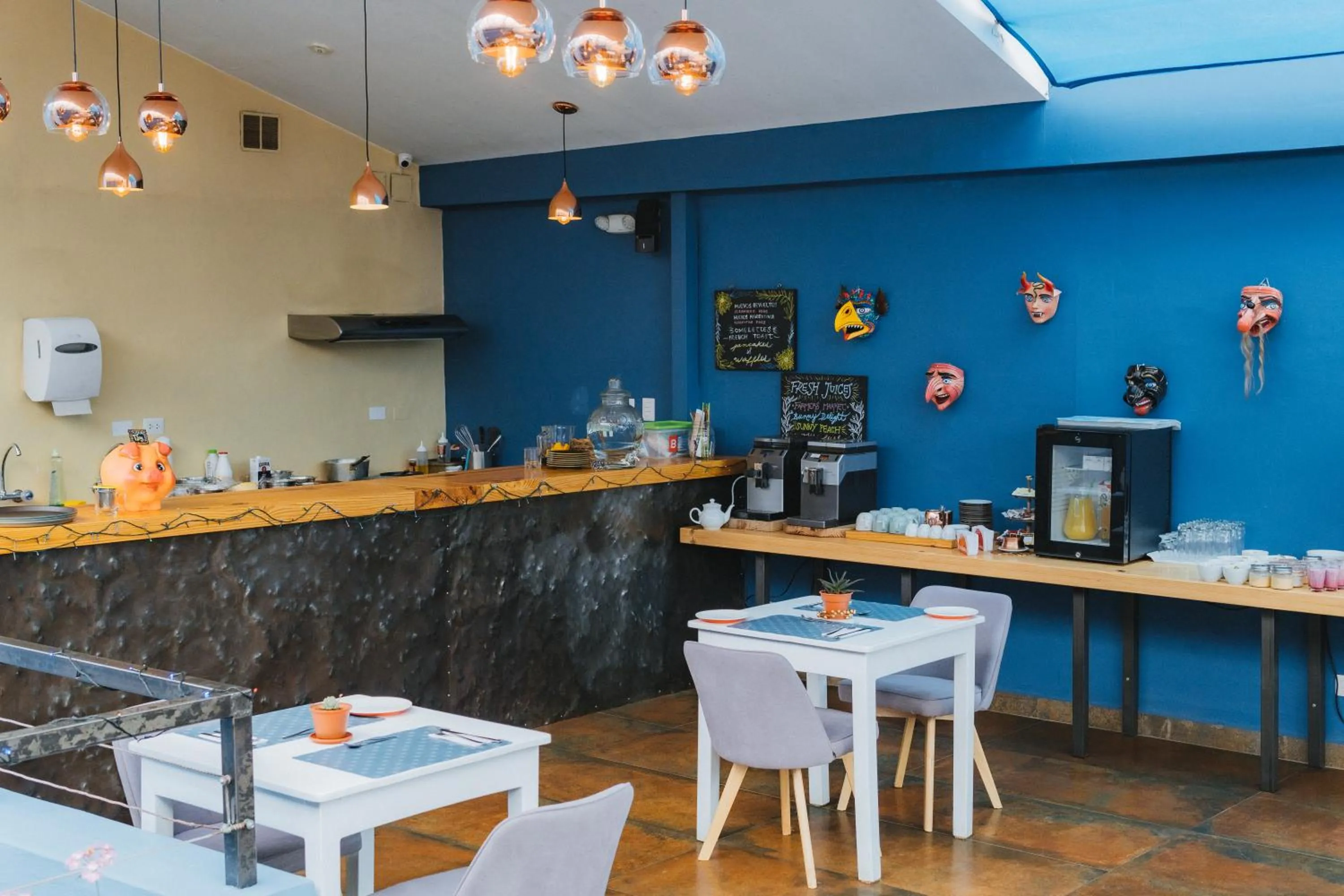 Restaurant/places to eat in Cooper Hotel Boutique