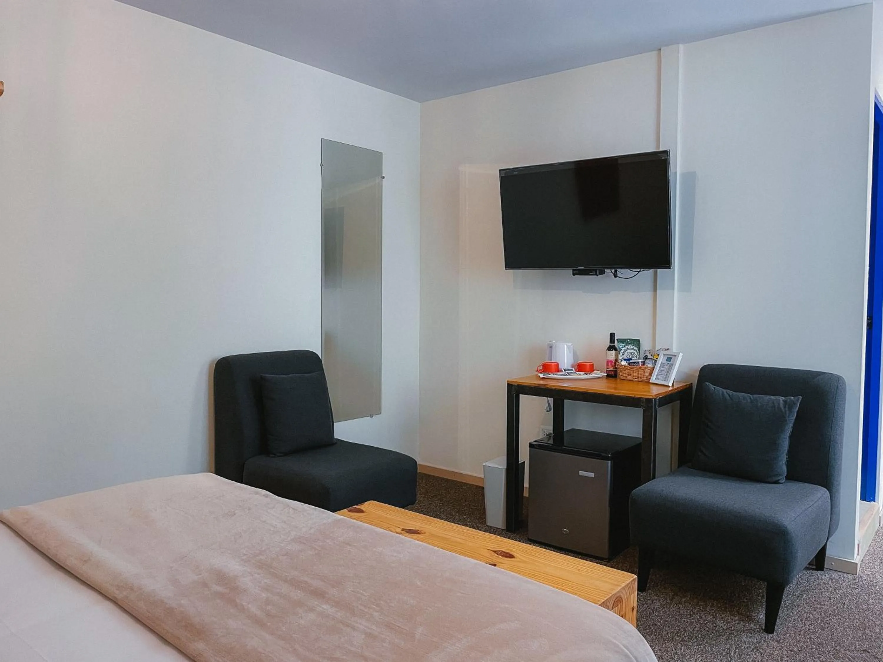 TV and multimedia, Bed in Cooper Hotel Boutique