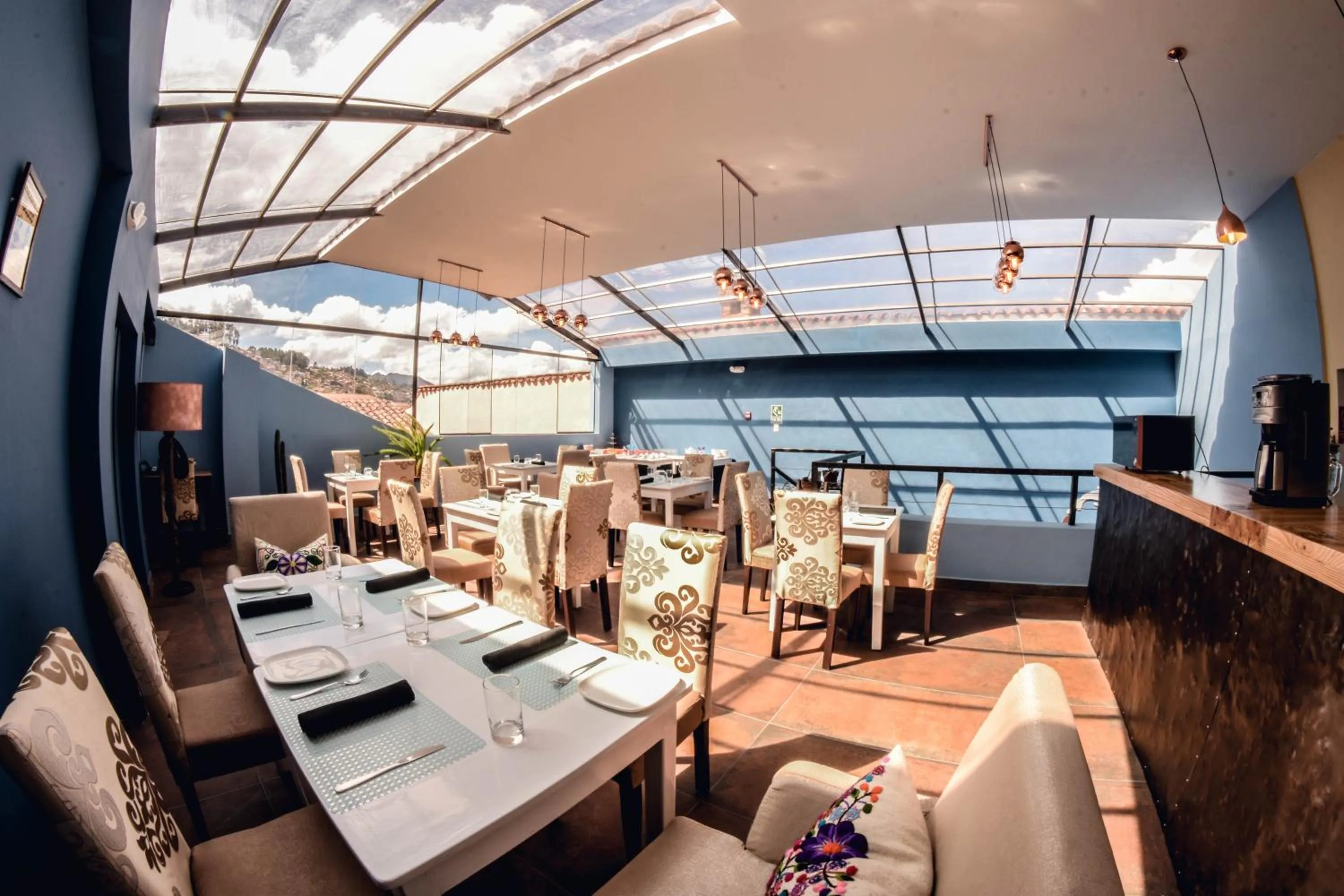 Restaurant/places to eat in Cooper Hotel Boutique