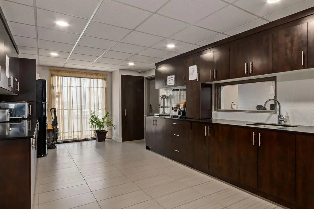 Airport Traveller's Inn