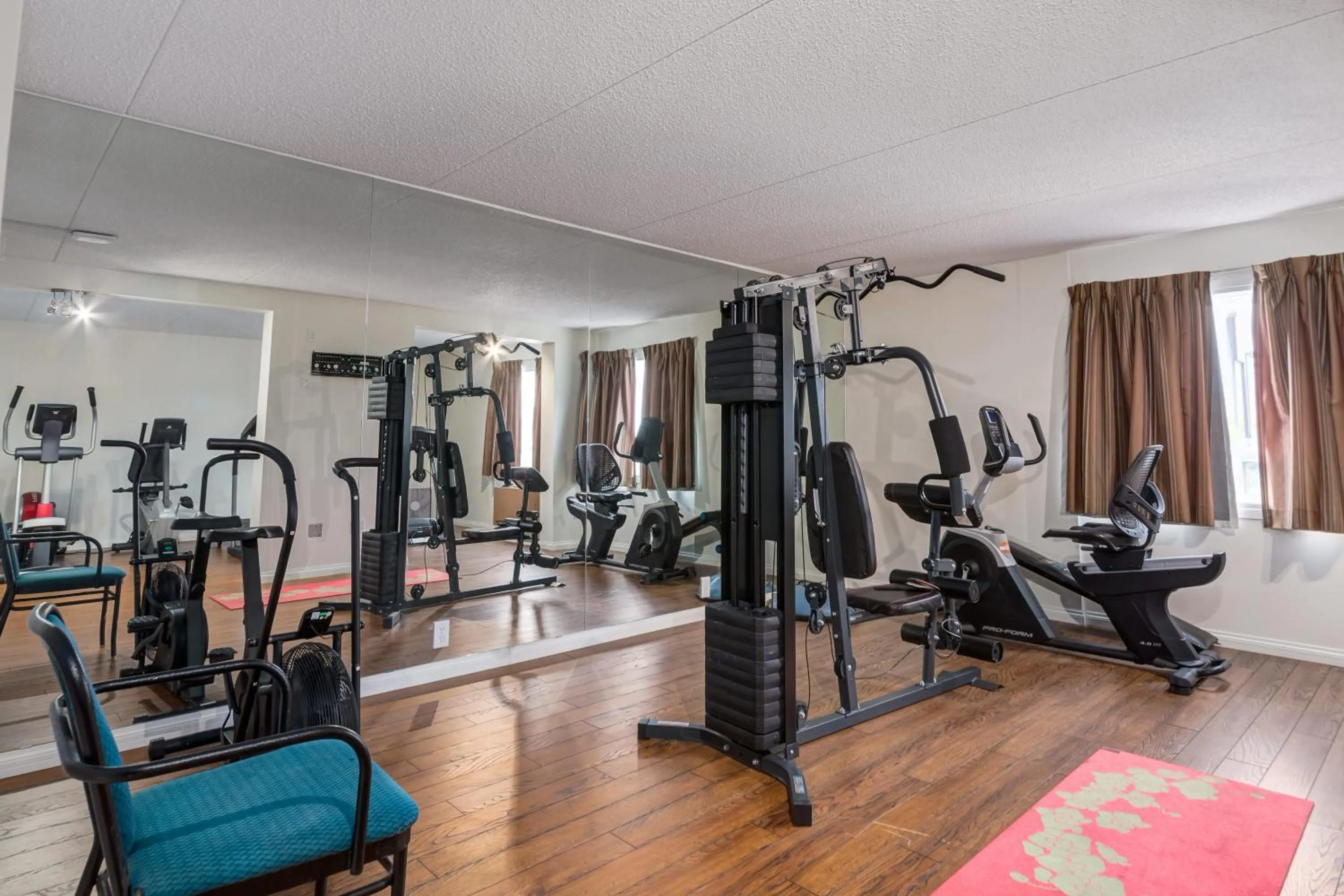 Fitness centre/facilities in Airport Traveller's Inn