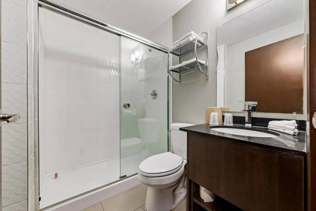 Airport Traveller's Inn