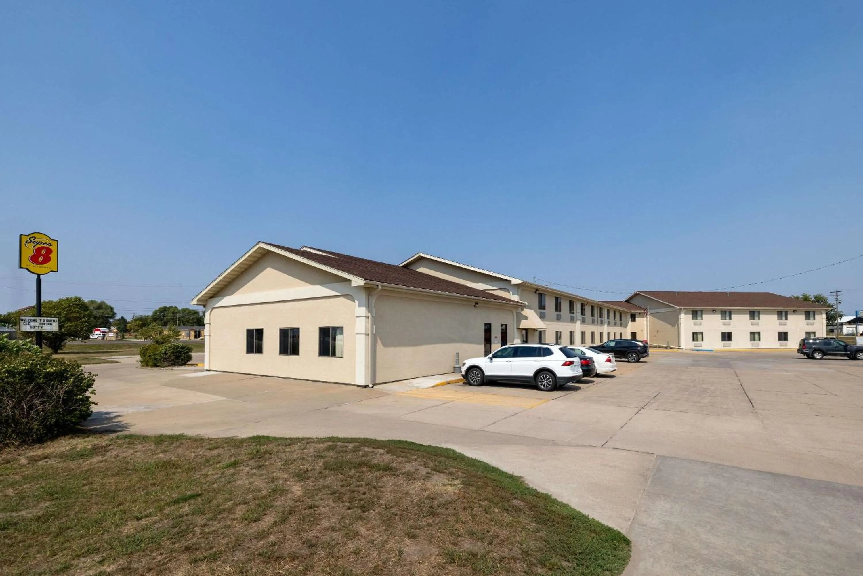 Property building in Super 8 by Wyndham O Neill NE