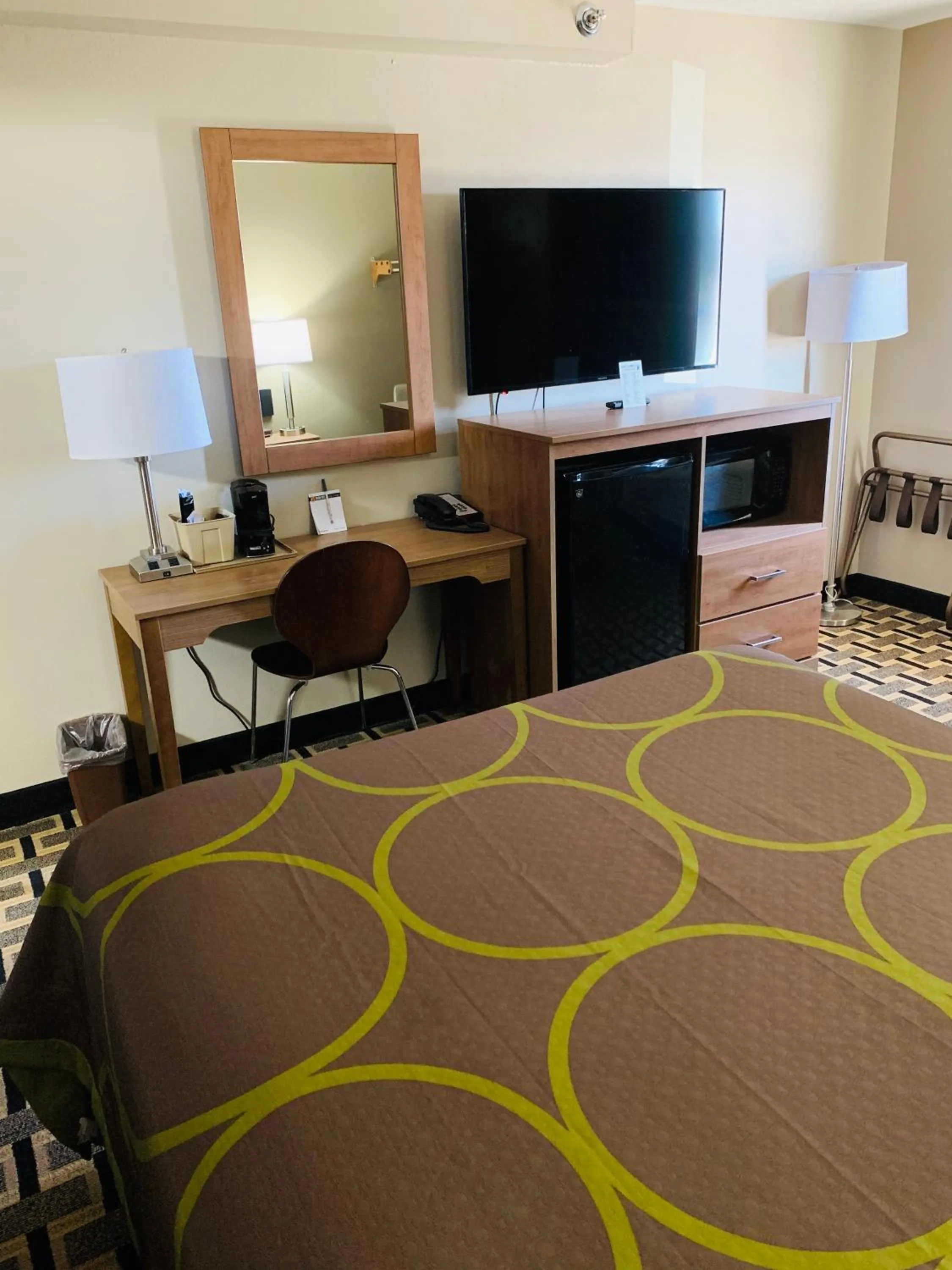 hair dresser, Bed in Super 8 by Wyndham O Neill NE