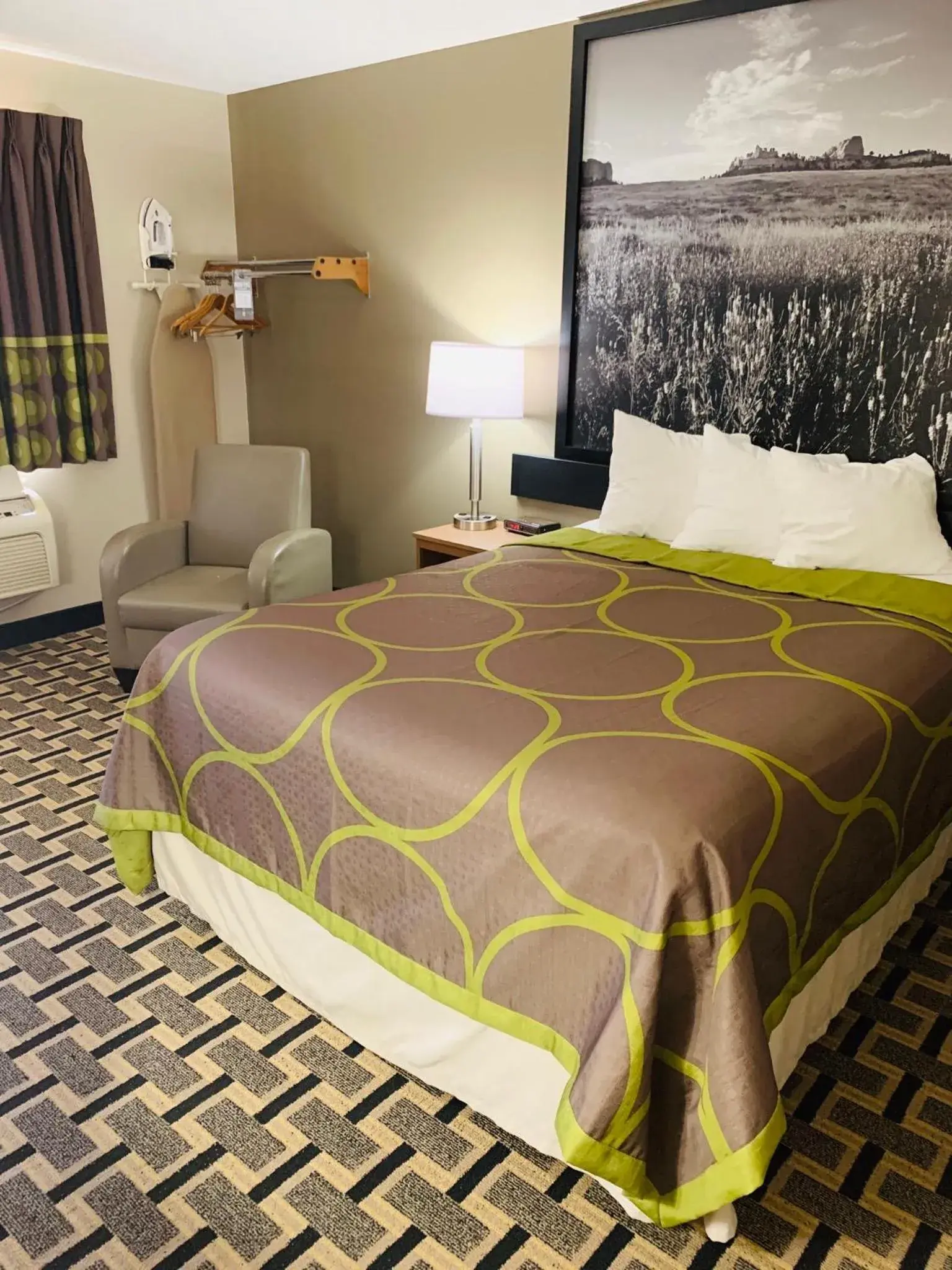 Standard Room with One Queen Bed - Non-Smoking in Super 8 by Wyndham O Neill NE Standard Room with One Queen Bed - Non-Smoking in Super 8 by Wyndham O Neill NE