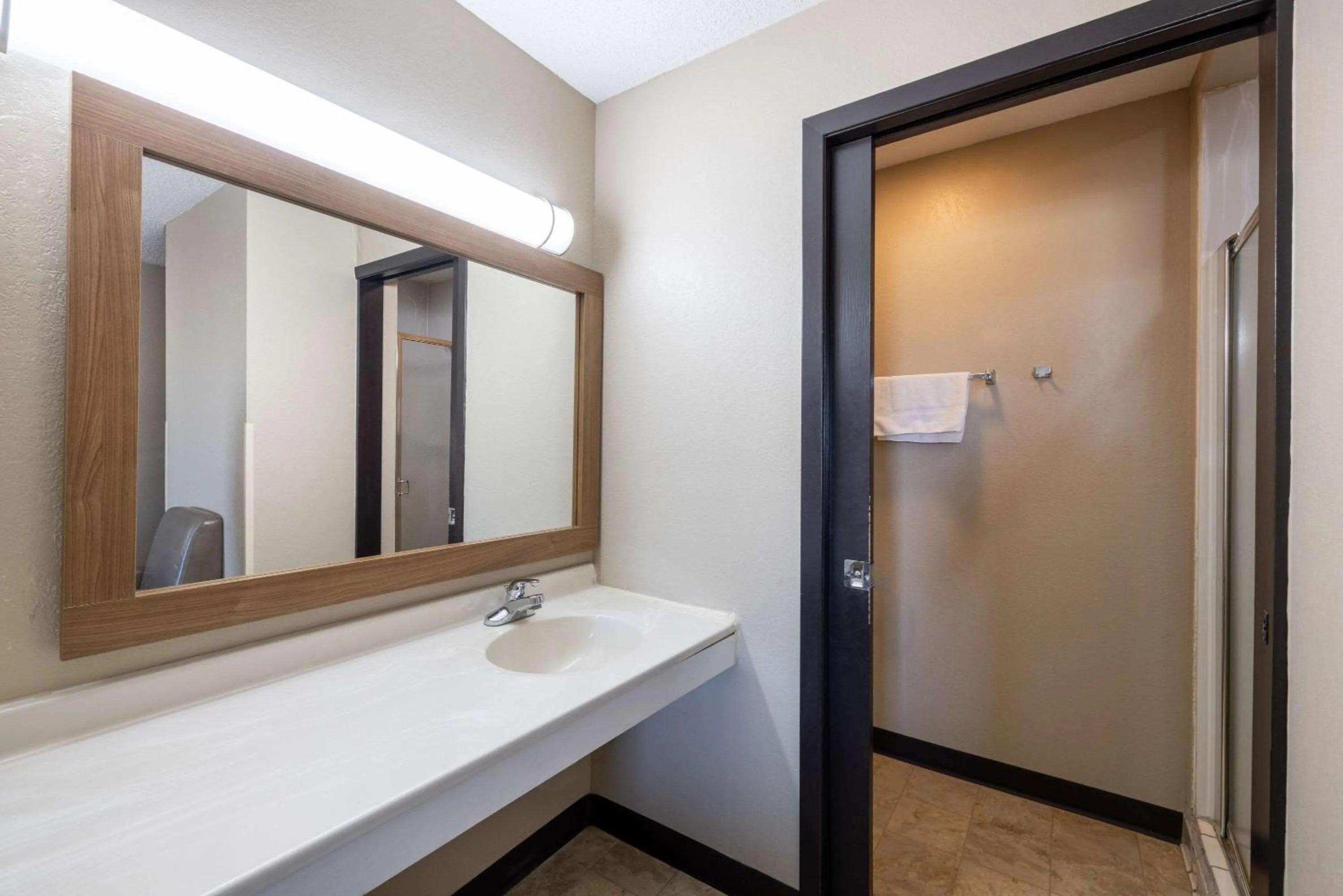 Bedroom in Super 8 by Wyndham O Neill NE