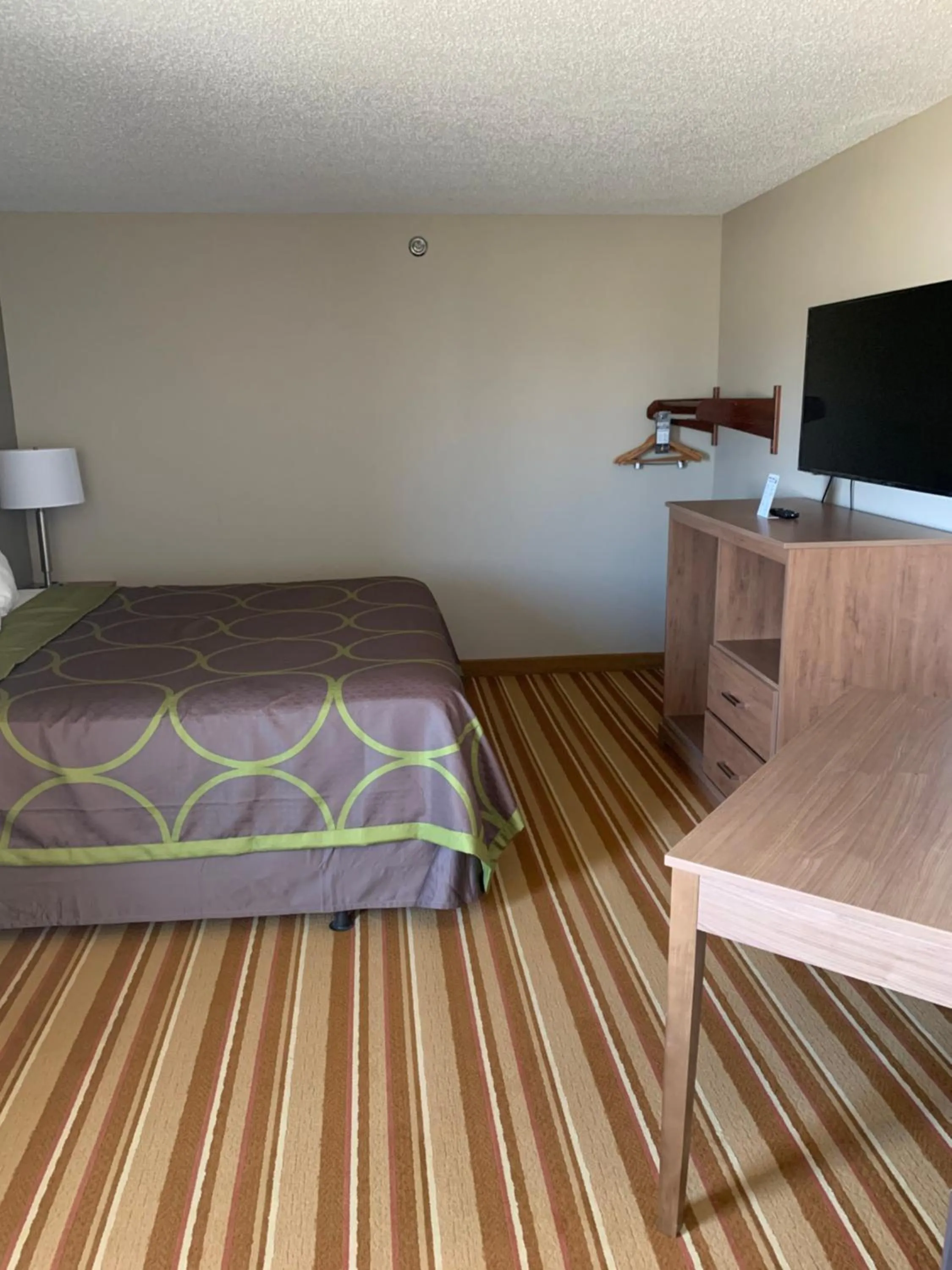 Bedroom, Bed in Super 8 by Wyndham O Neill NE