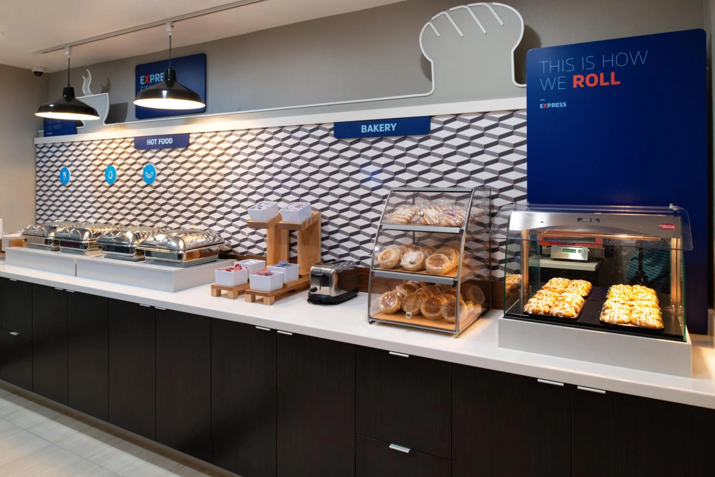 Buffet breakfast in Holiday Inn Express - Santa Rosa North by IHG