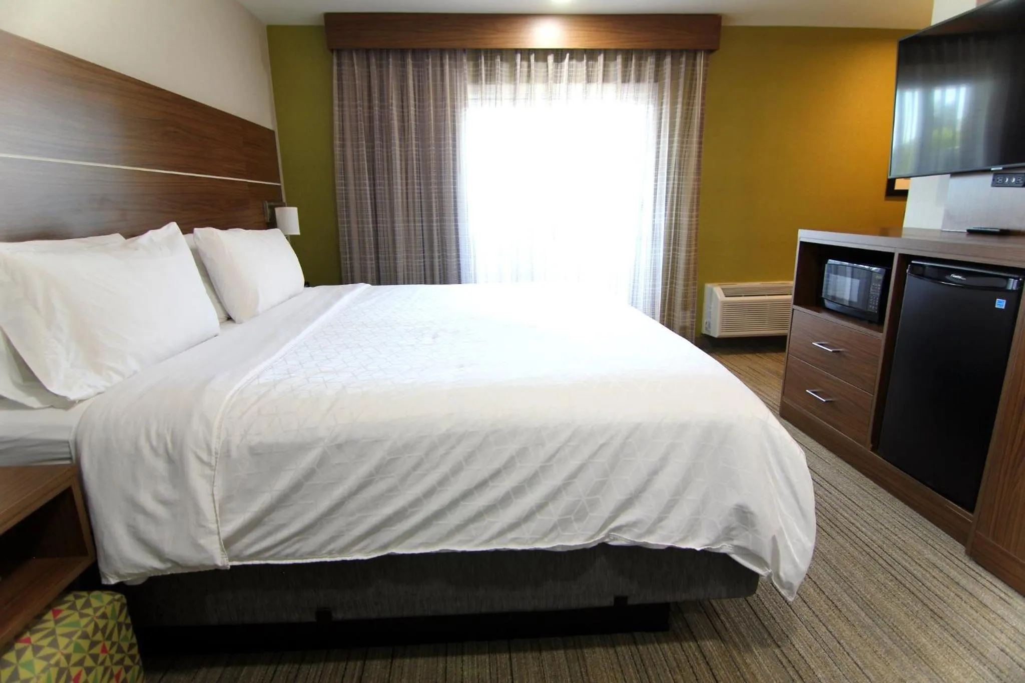 Photo of the whole room, Bed in Holiday Inn Express - Santa Rosa North by IHG