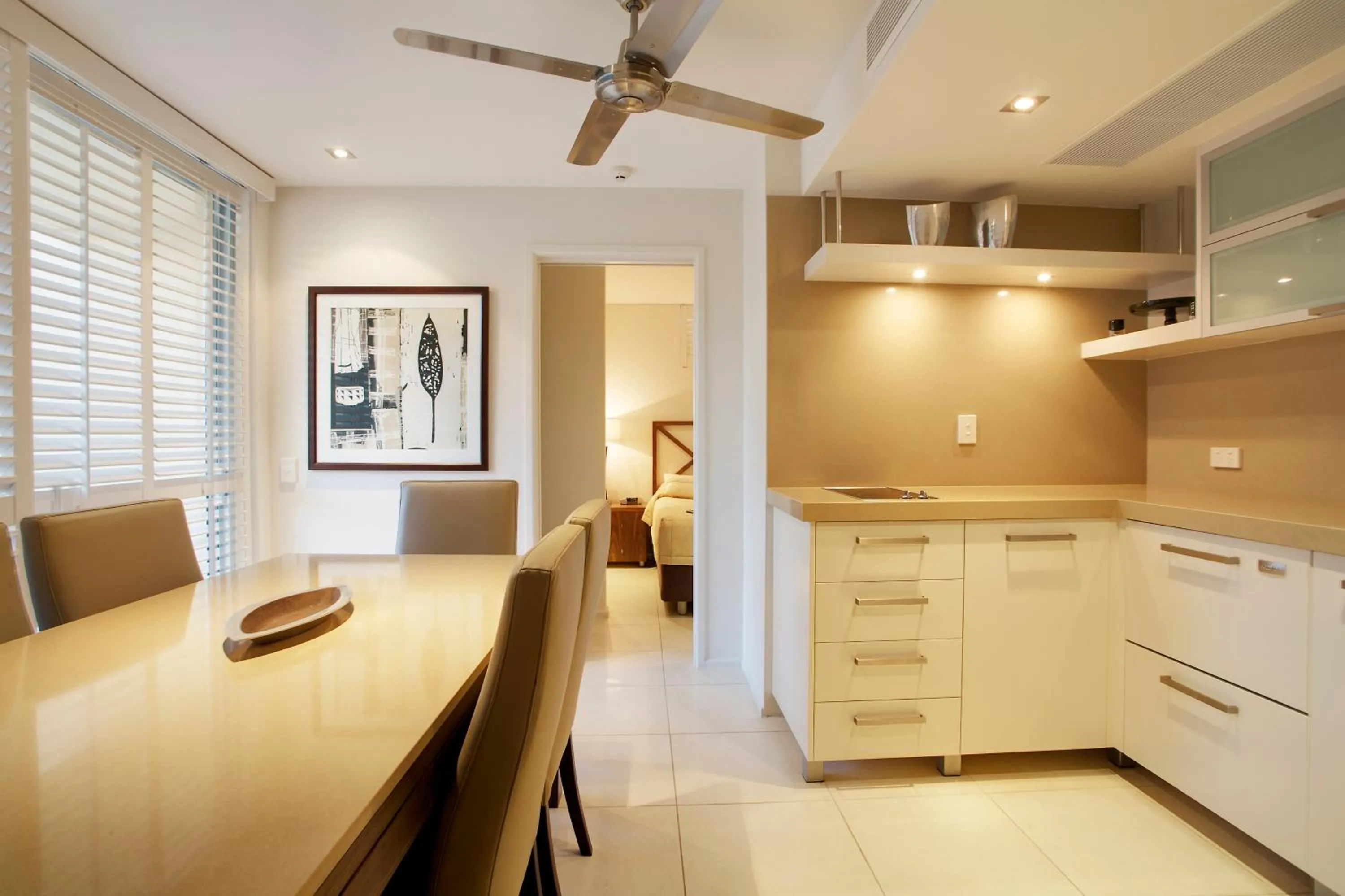 Kitchen or kitchenette in Maison Noosa