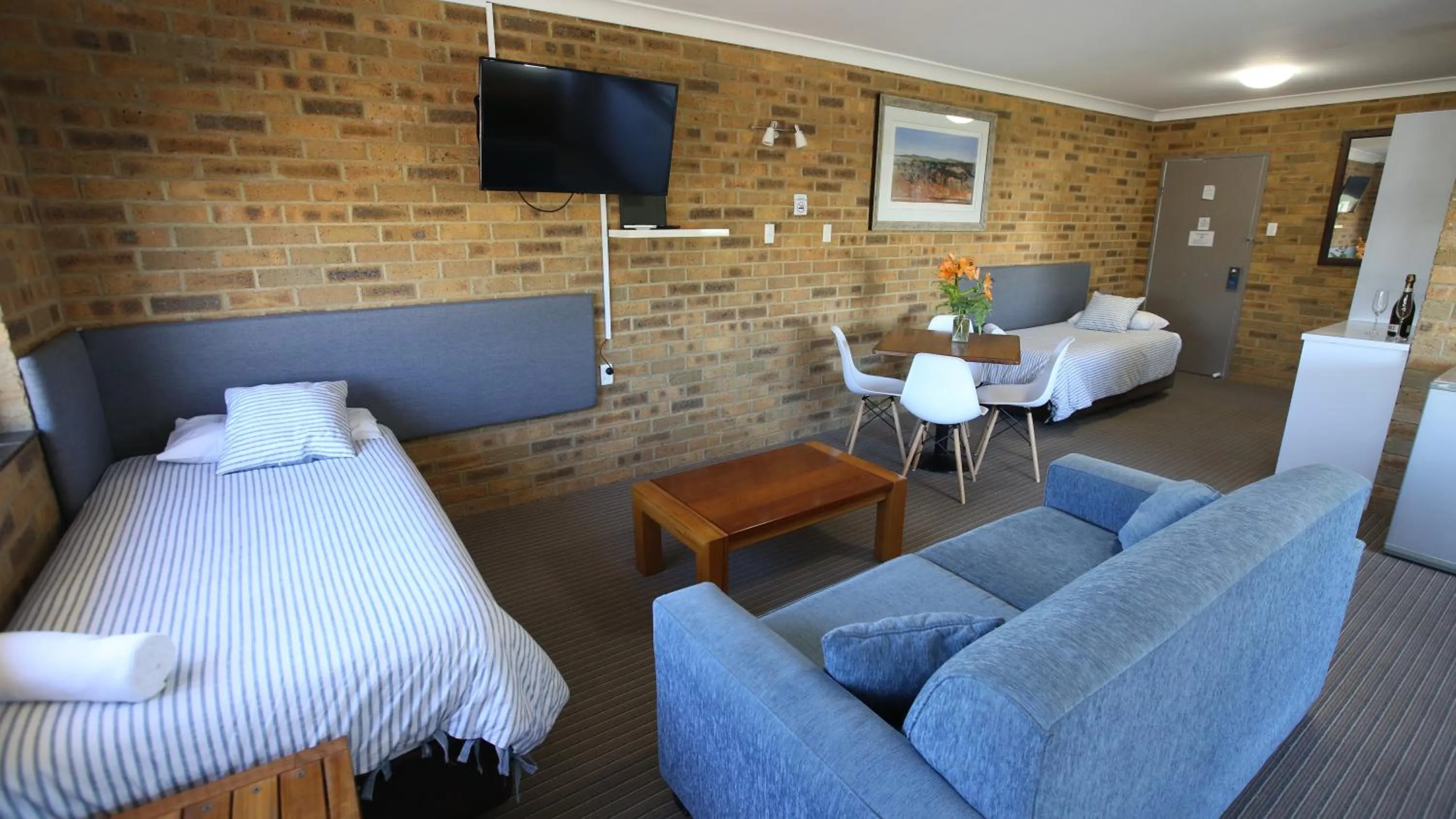 Bed in Hawks Nest Motel