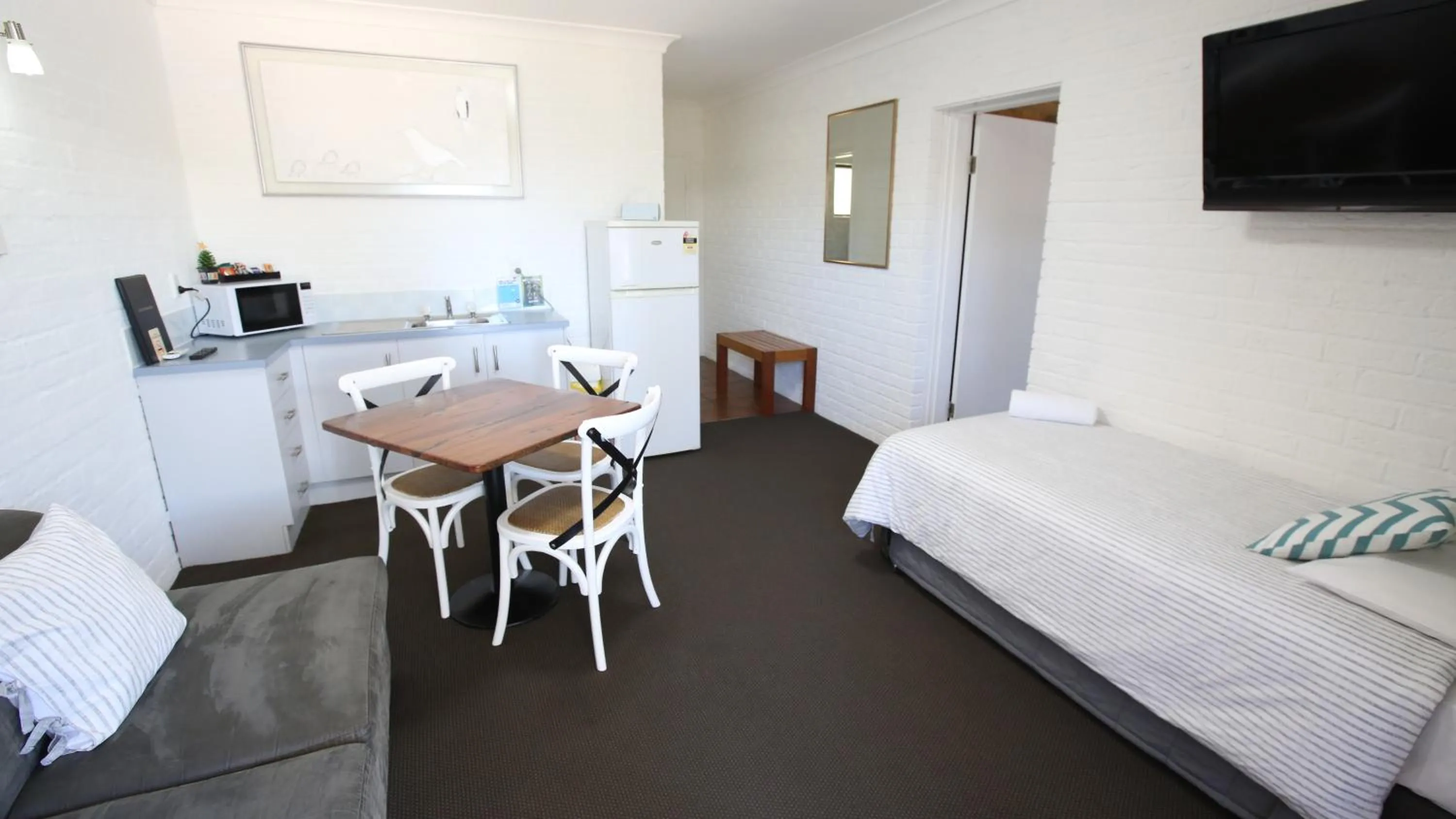 Bed in Hawks Nest Motel