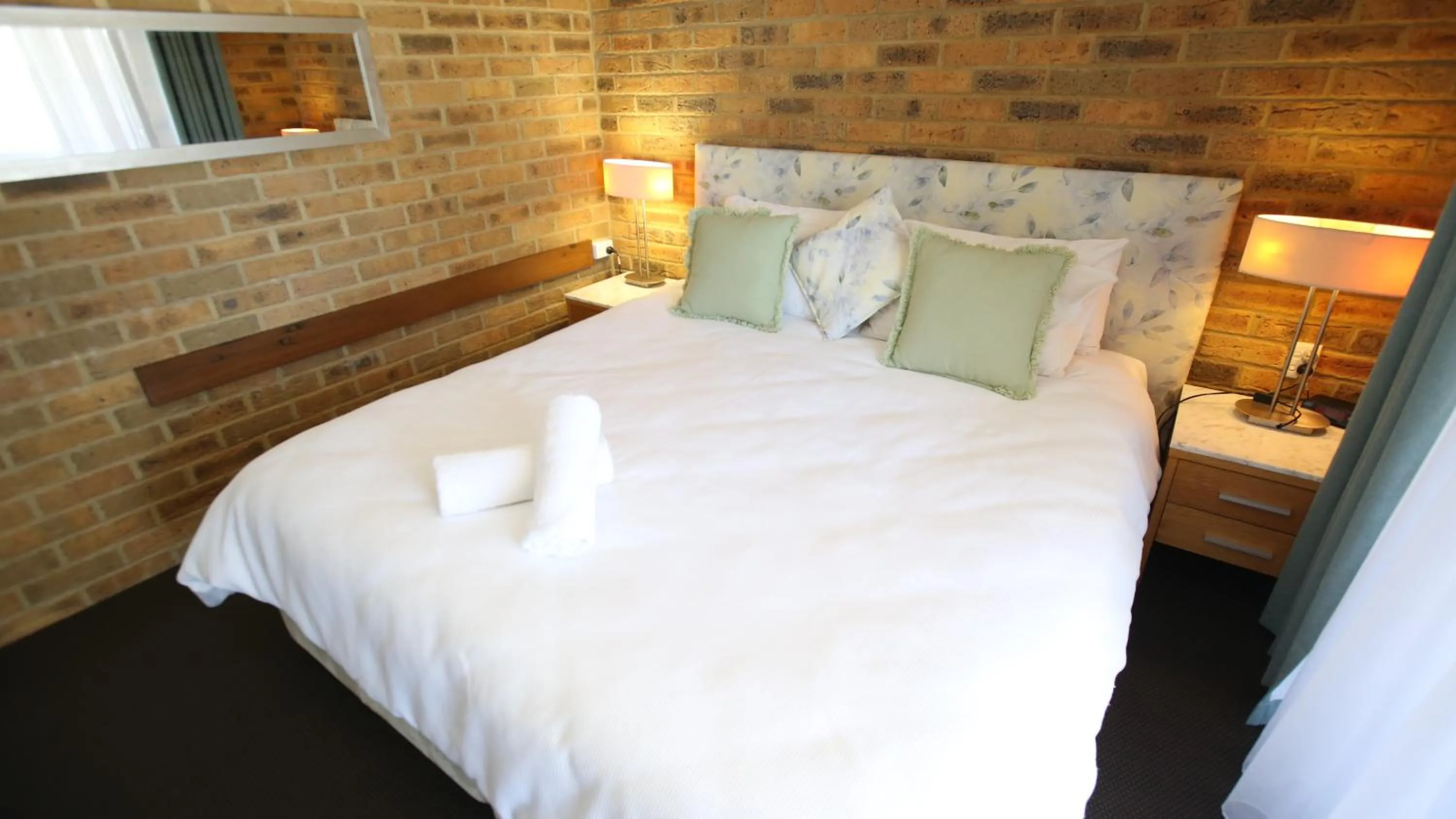 Bed in Hawks Nest Motel