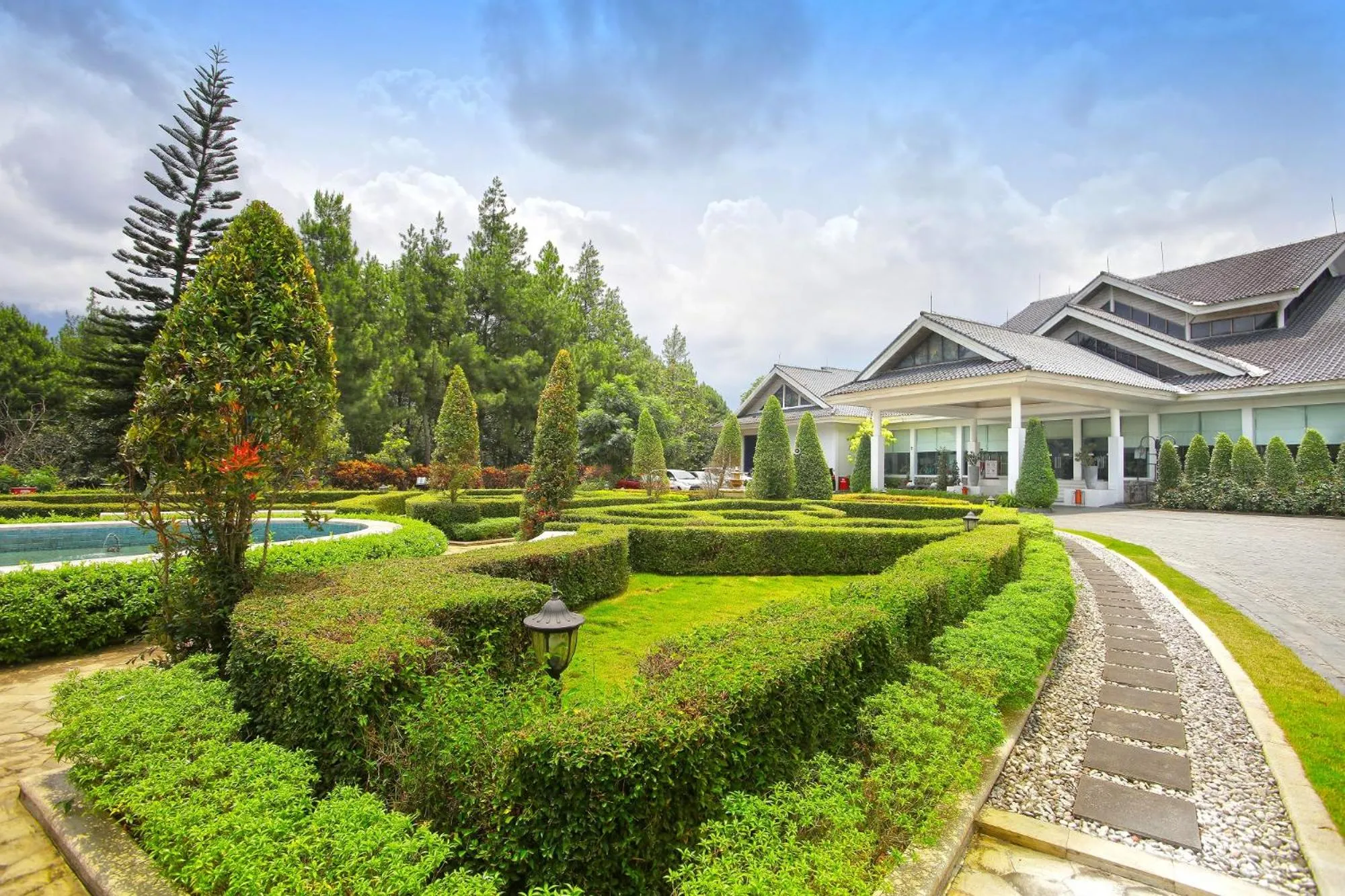 Garden in Lido Lake Resort by MNC Hotel