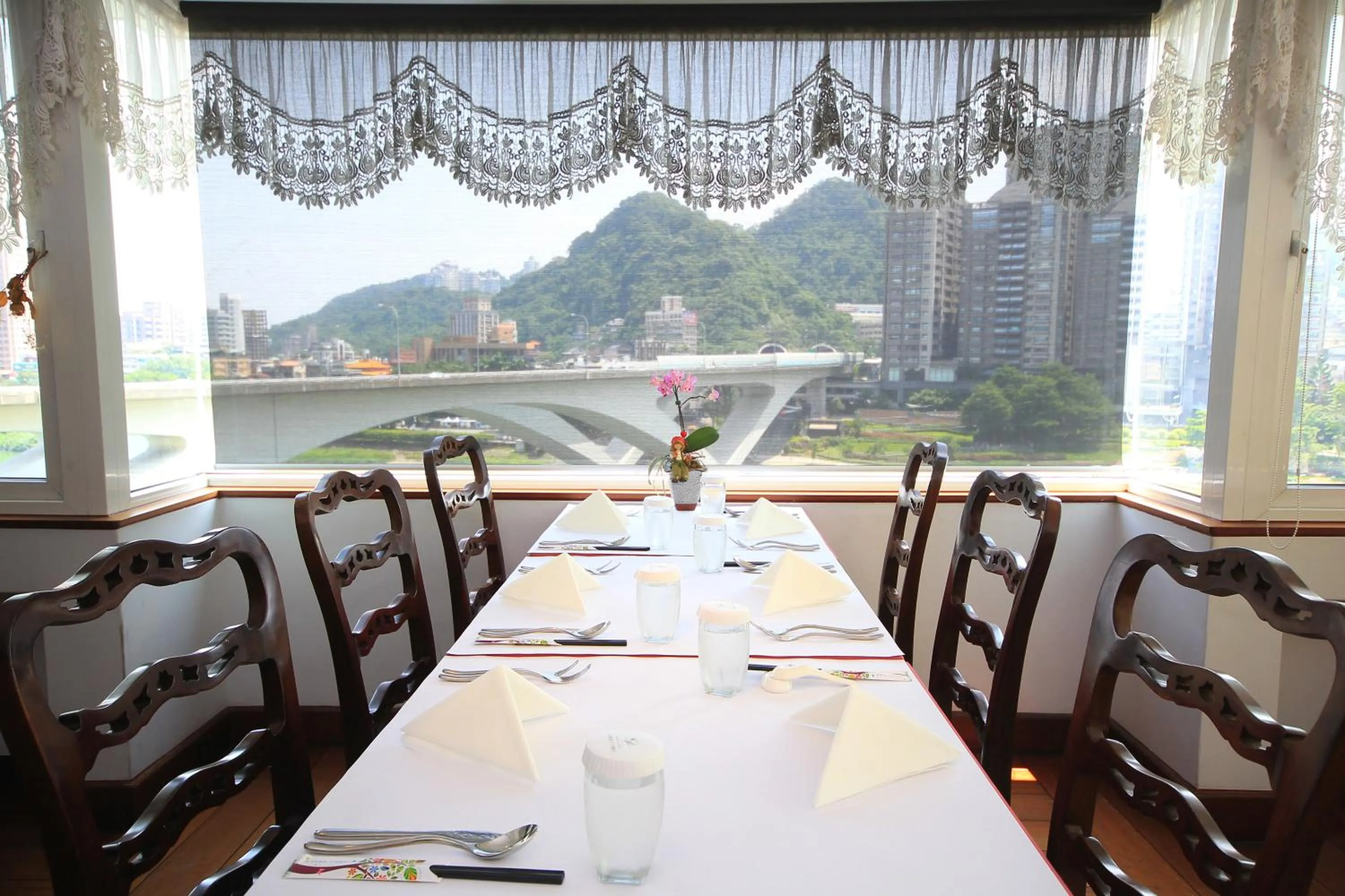 Restaurant/places to eat in Beautiful Hotel Taipei