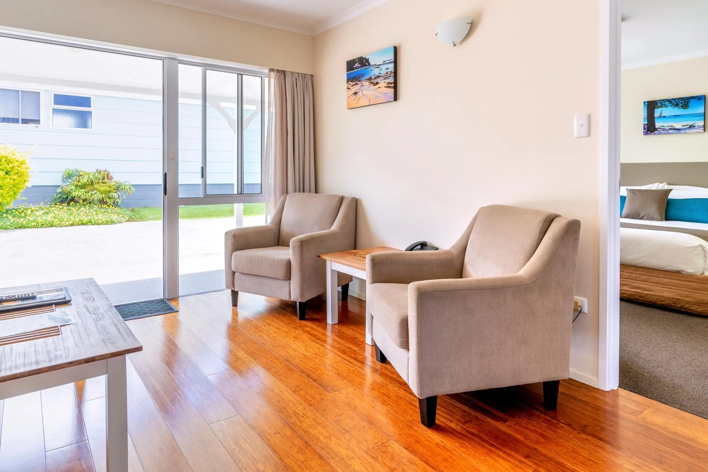 Living room in Aloha Apartments