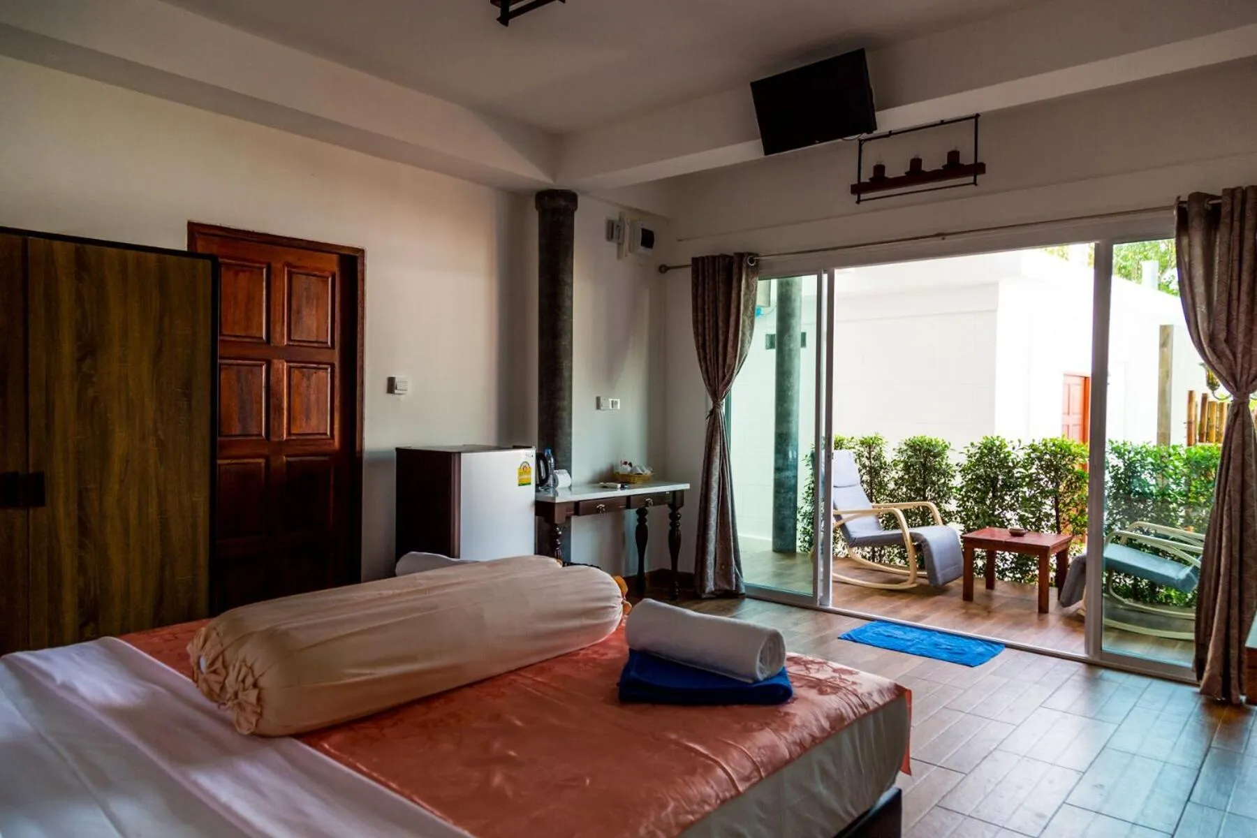 Bed in Yao Yai Beach Resort