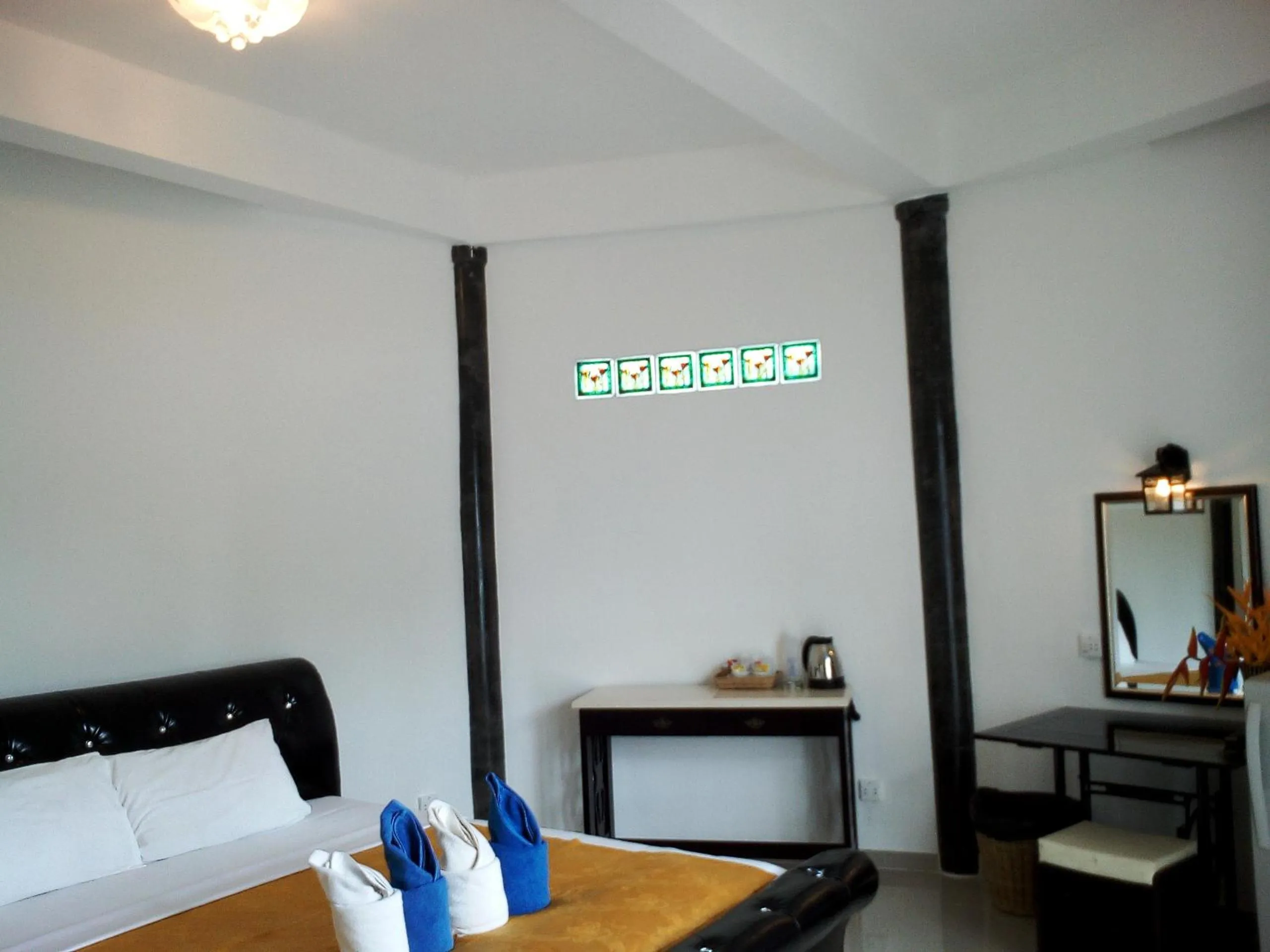 Photo of the whole room, Bed in Yao Yai Beach Resort