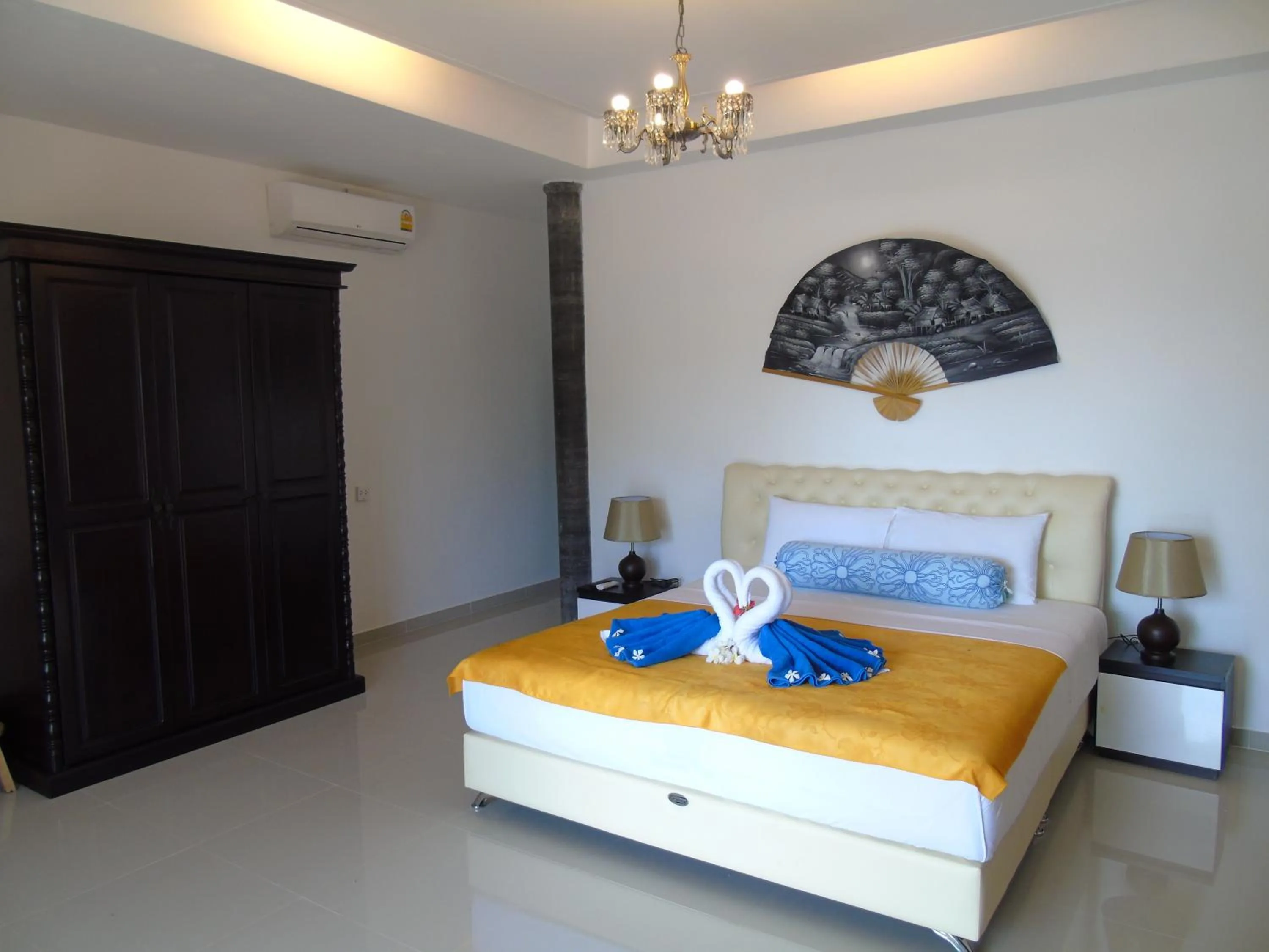 Photo of the whole room, Bed in Yao Yai Beach Resort