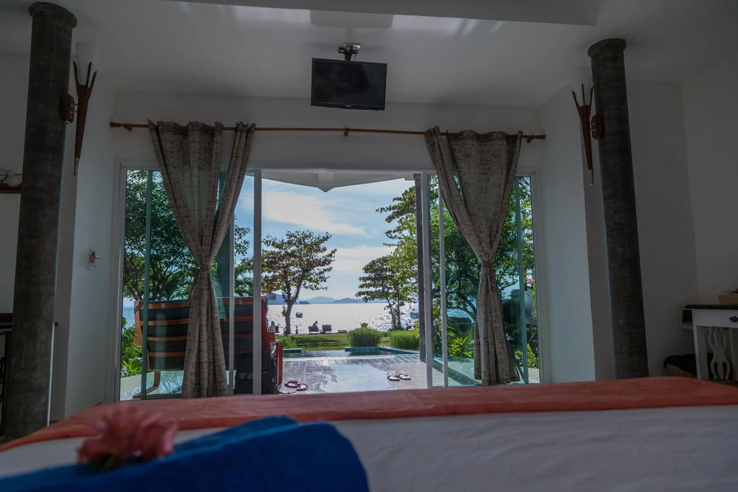Sea view, Bed in Yao Yai Beach Resort