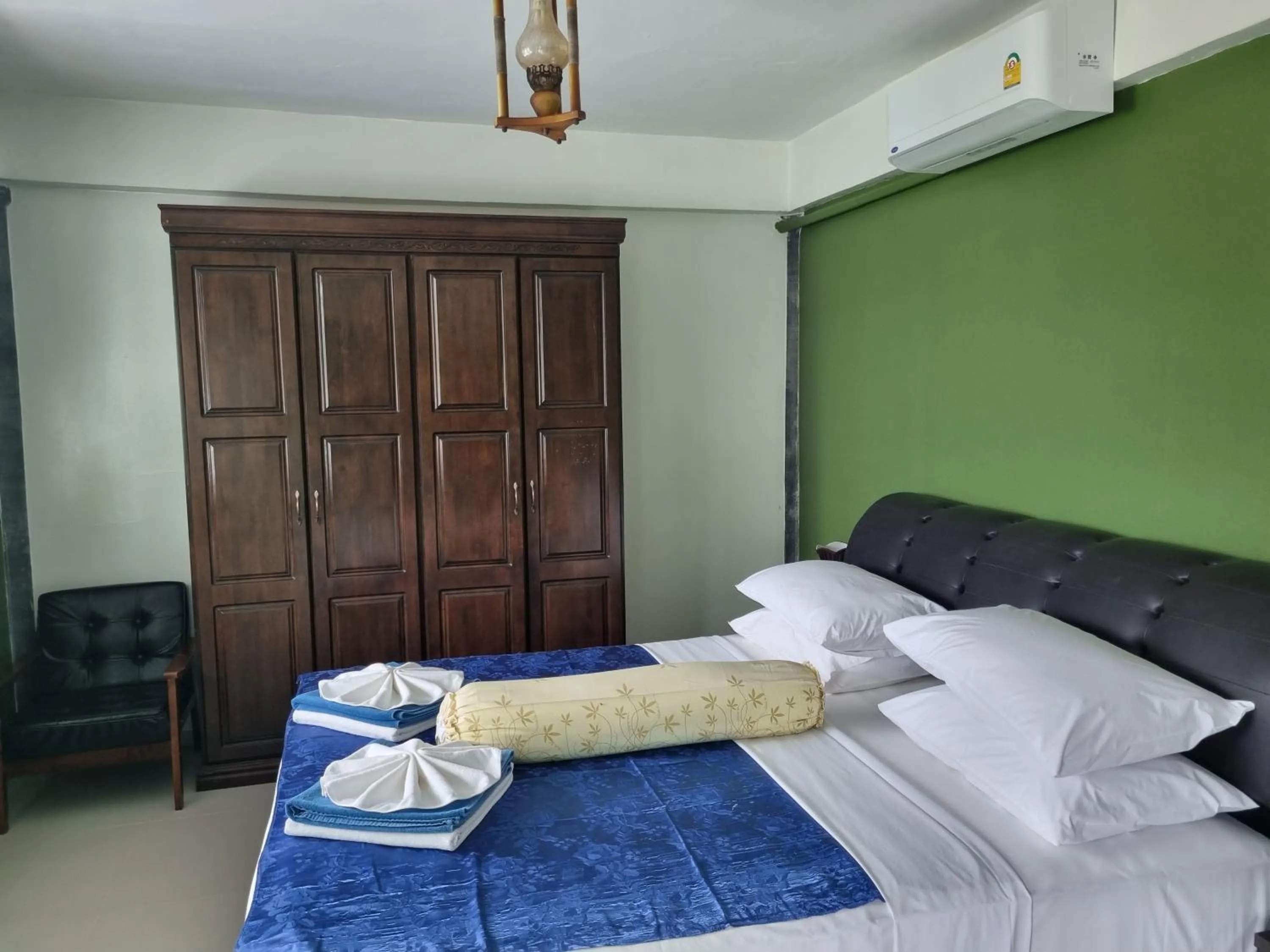 Bed in Yao Yai Beach Resort