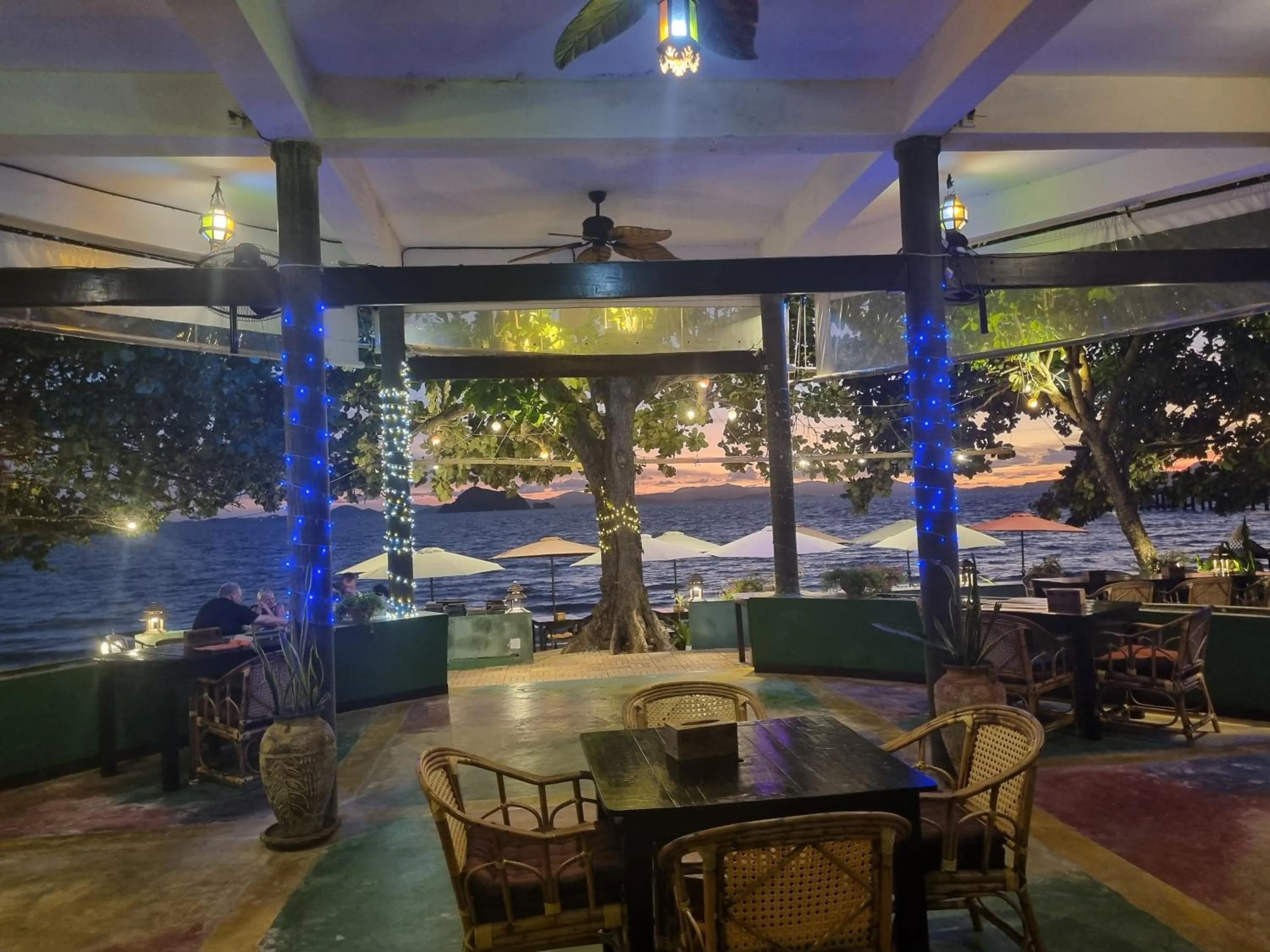 Restaurant/places to eat in Yao Yai Beach Resort