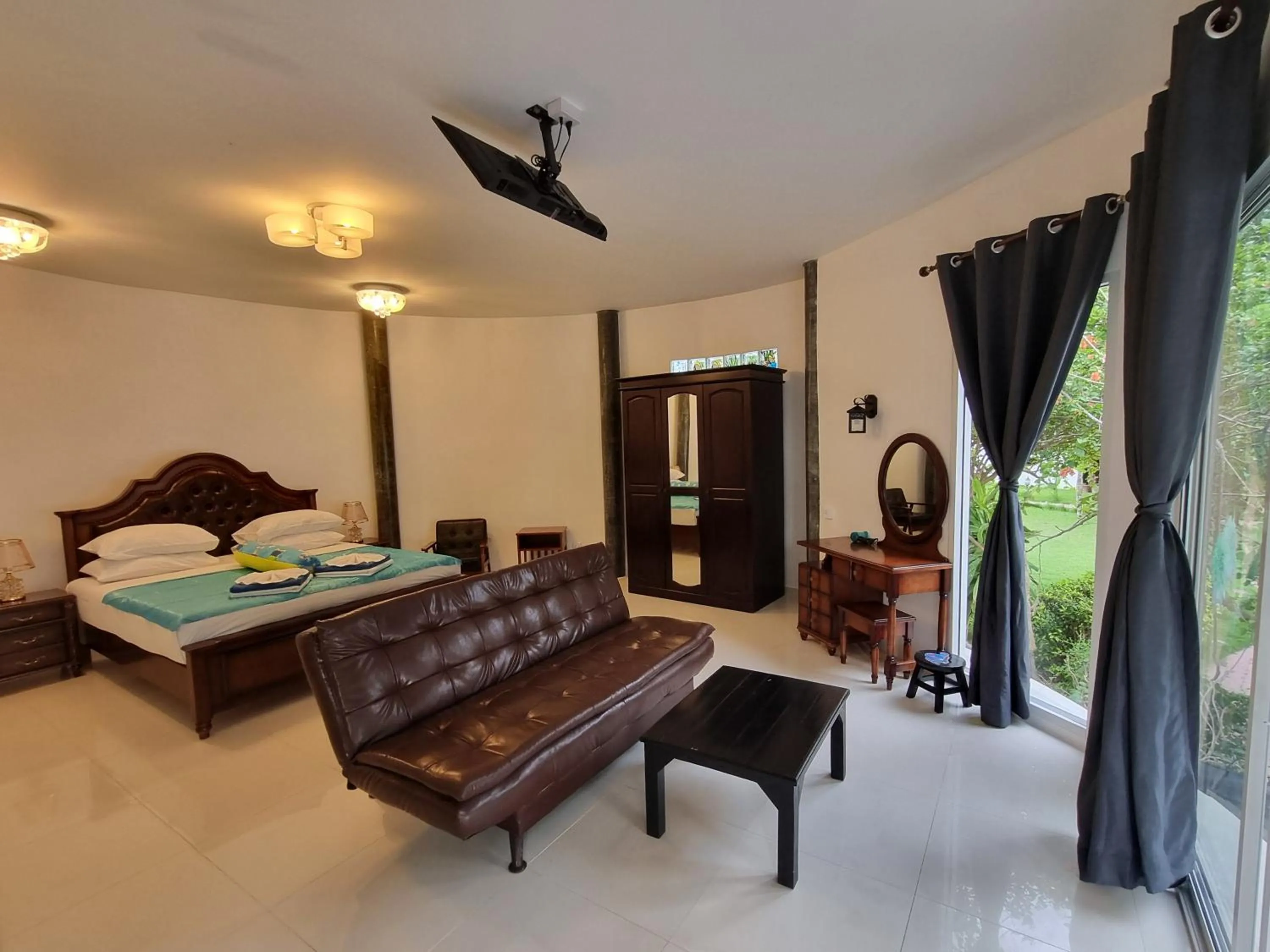 Bed in Yao Yai Beach Resort