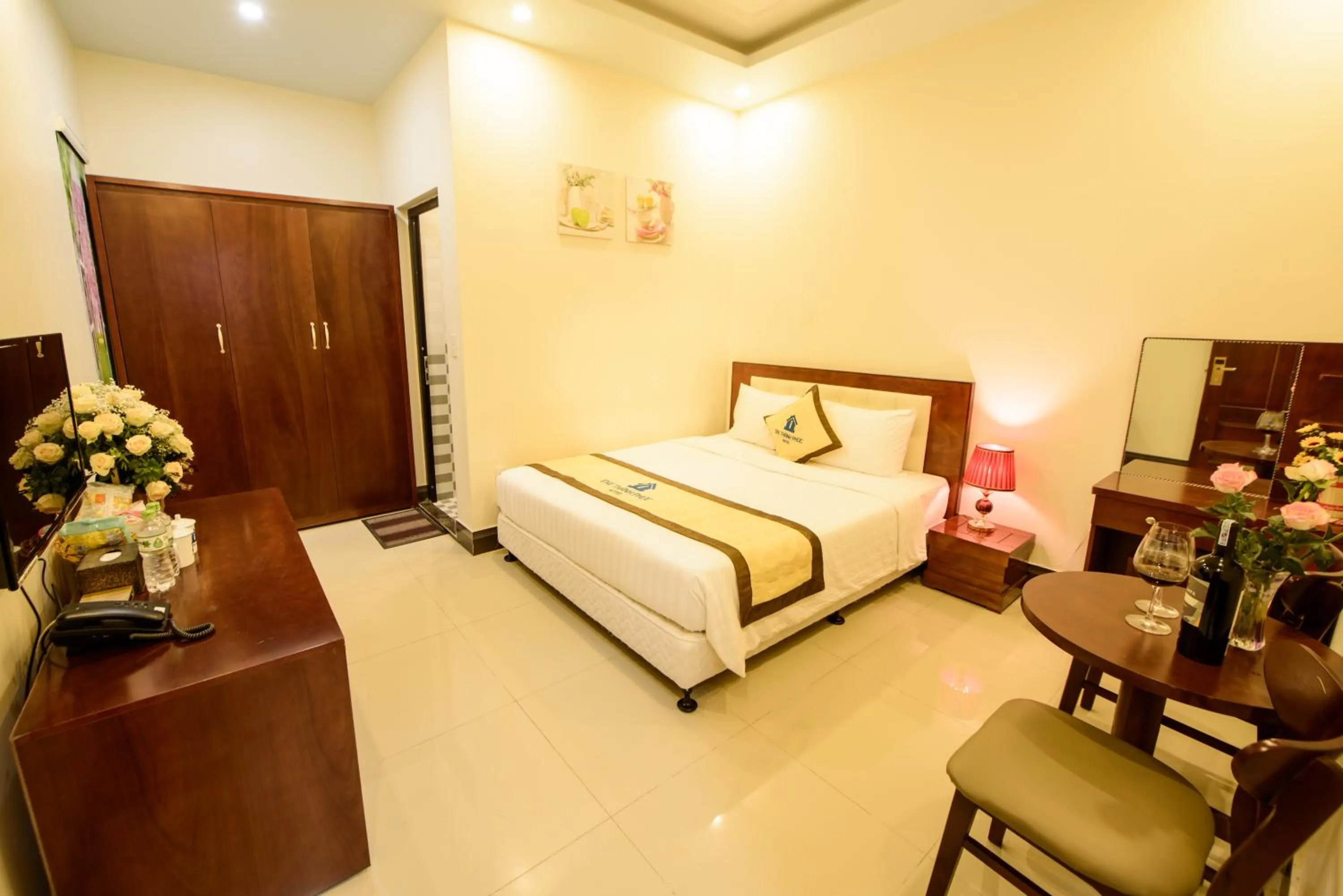 Photo of the whole room, Bed in ĐẠI THÀNH PHÚC