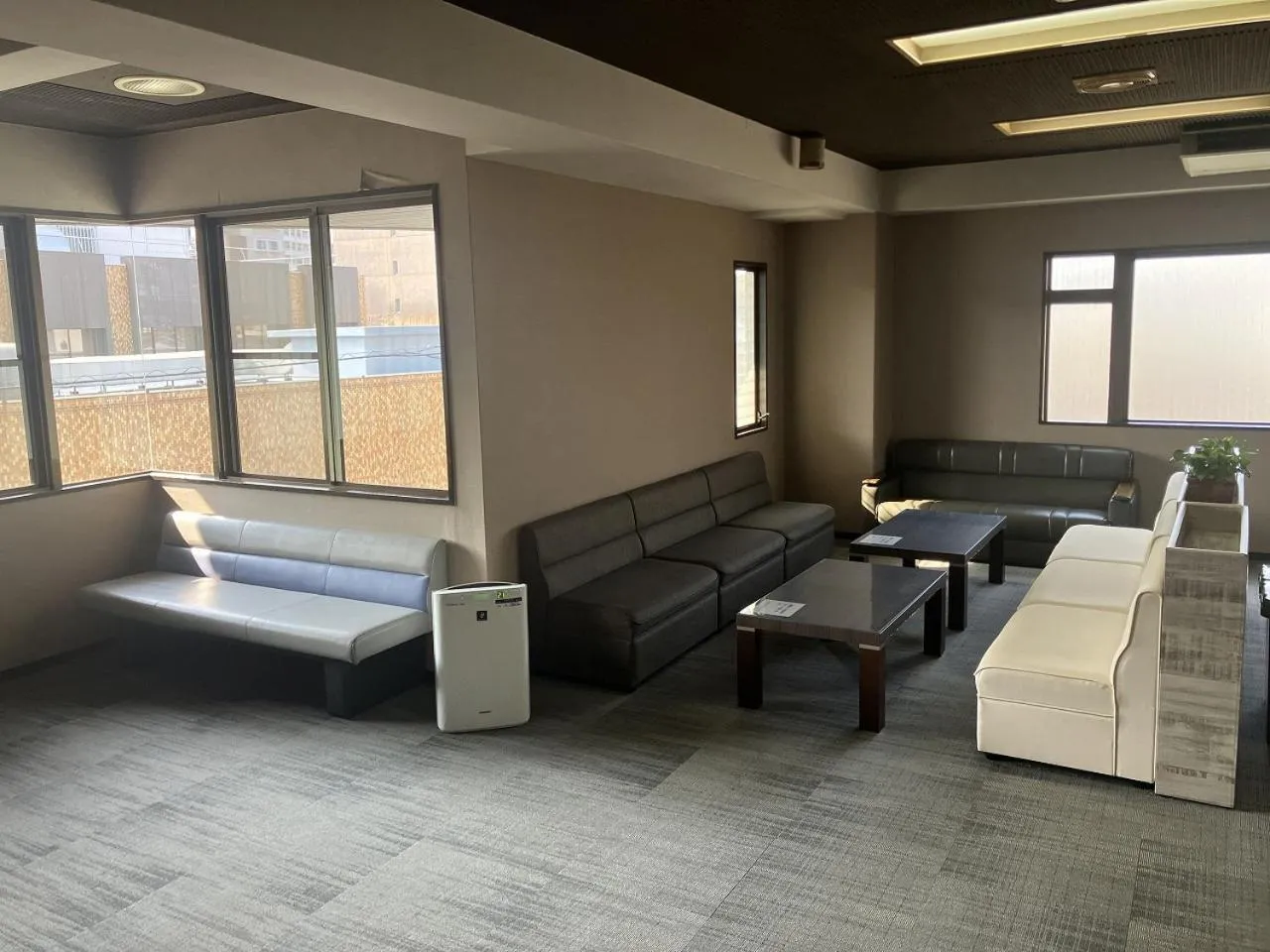 Communal lounge/ TV room in Sky Heart Hotel Shimonoseki