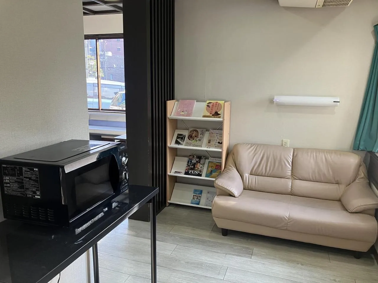 Communal lounge/ TV room in Sky Heart Hotel Shimonoseki