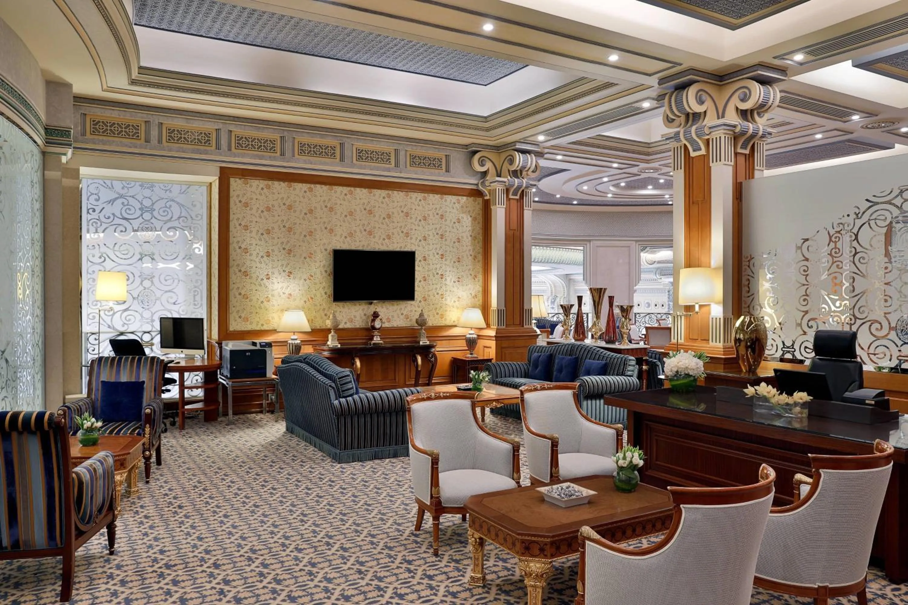 Lounge or bar in The Ritz-Carlton, Riyadh