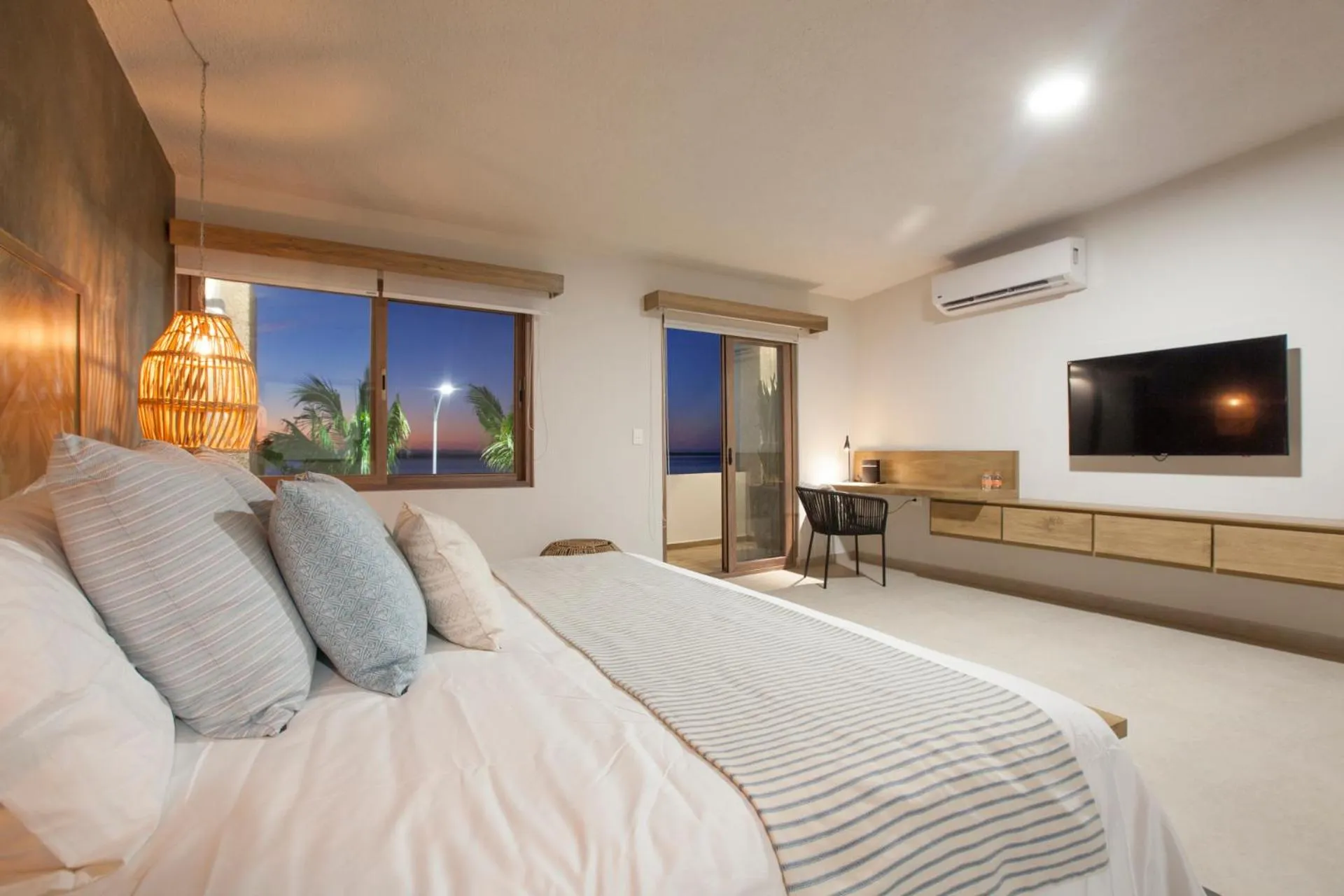 TV and multimedia, Bed in Casa al Mar