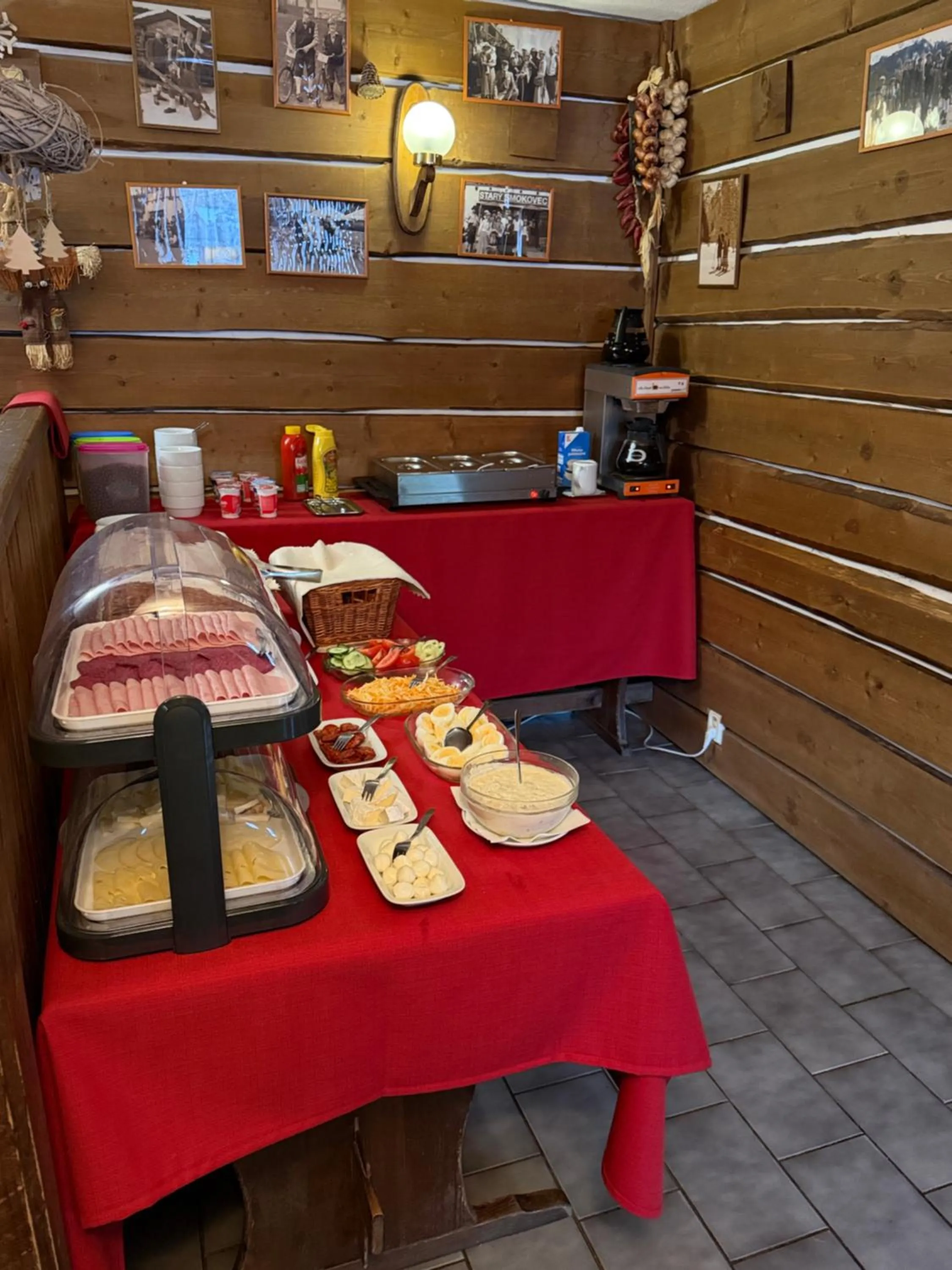 Buffet breakfast in Penzion Pažický