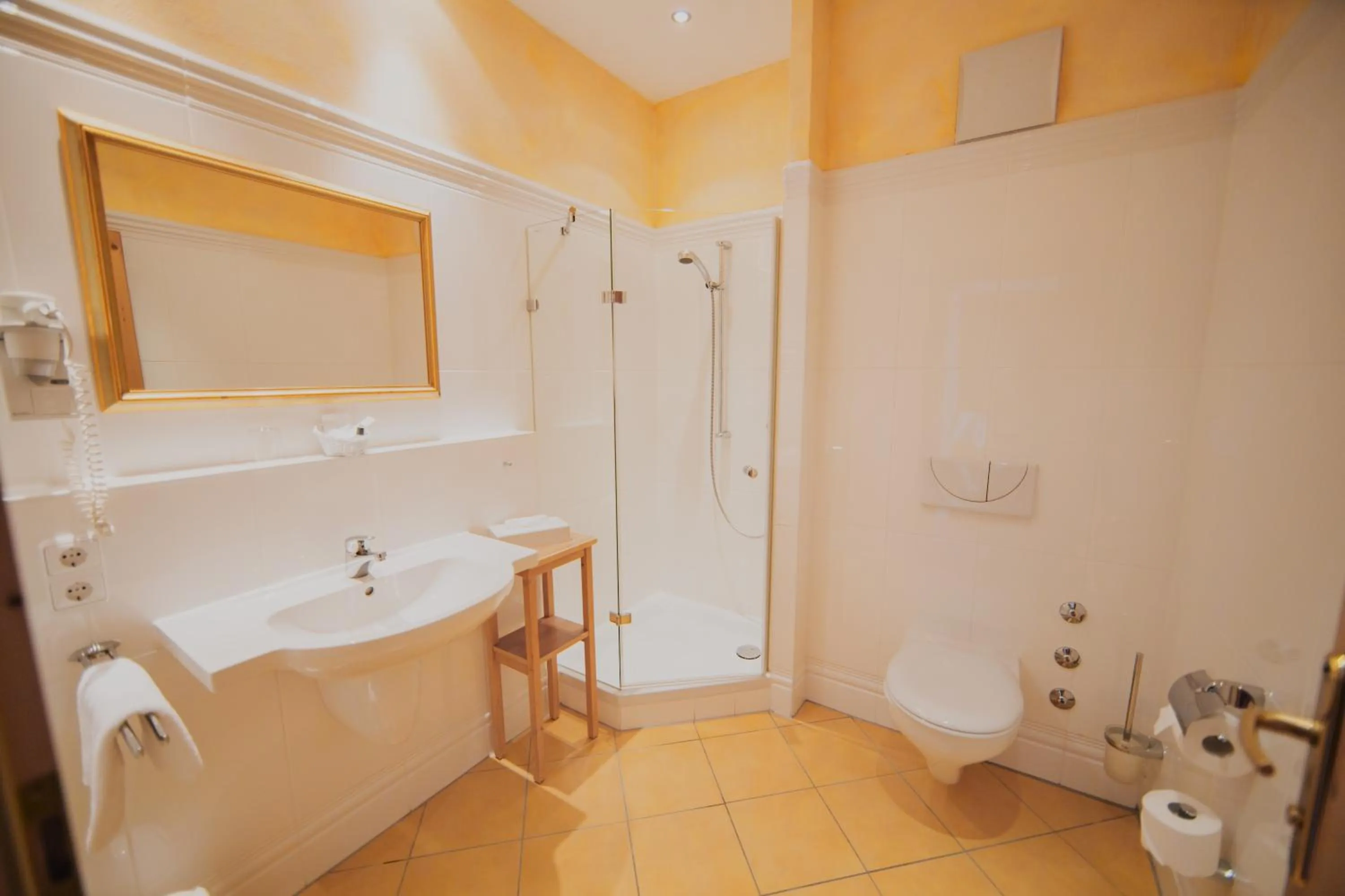 Bathroom in Glasl's Landhotel