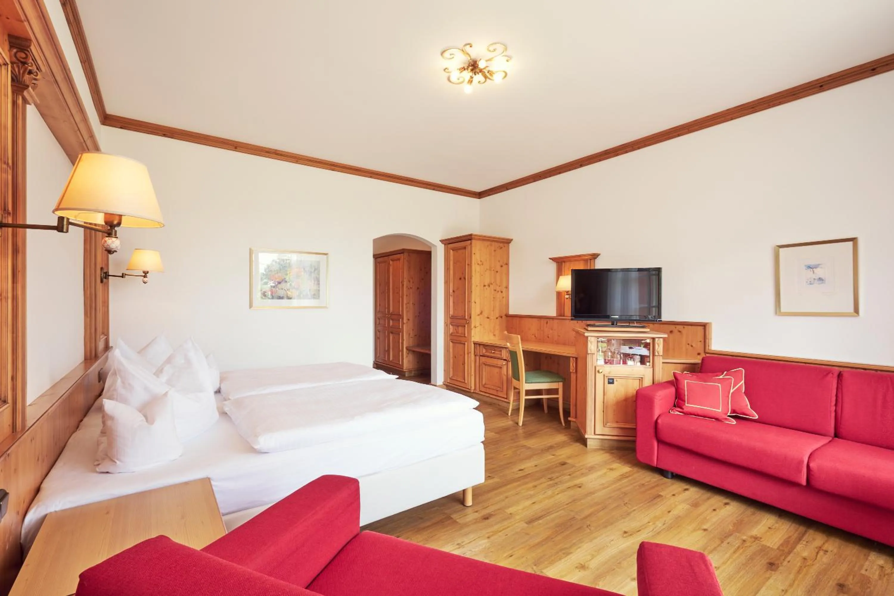 Photo of the whole room, Bed in Glasl's Landhotel